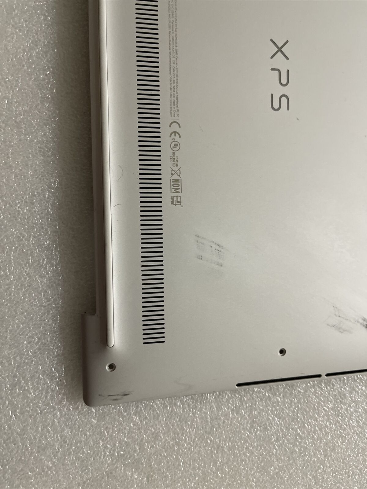Genuine Dell Xps 9300 Lower Base Bottom Case Cover 3KJK7 03KJK7 J1 C4 Grade B