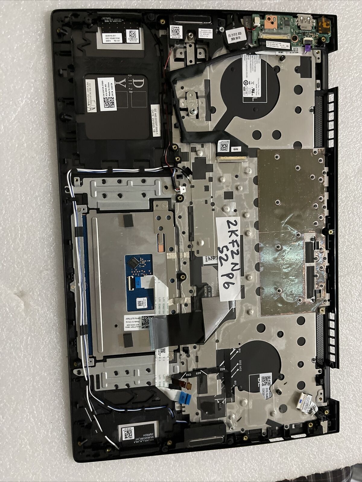 Dell Inspiron 15 7590 Palmrest US/EN BCL Keyboard  SPEAKERS Extras 2KF2N S2 P6