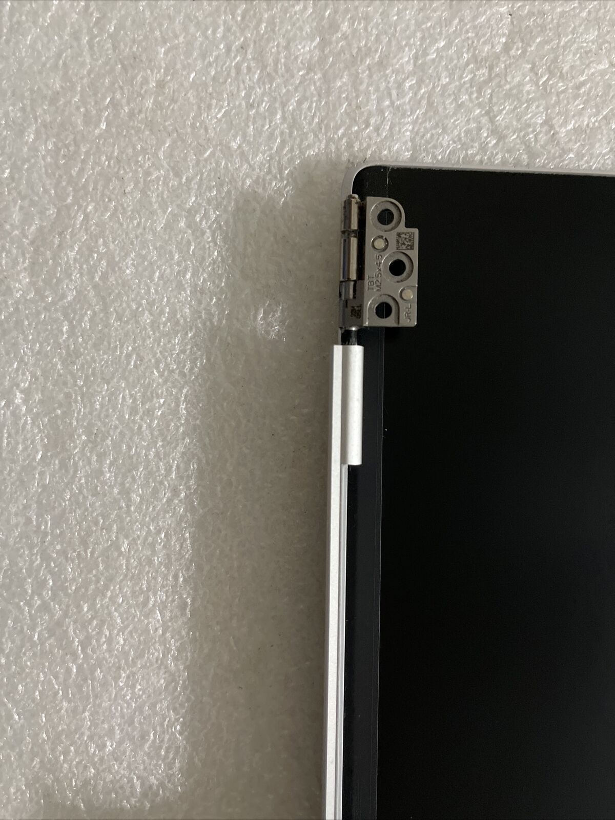 Defective Broken XPS 9320 Plus 13.4" FHD LCD Non Touch  Silver 7G0RW 07G0RW HTD3