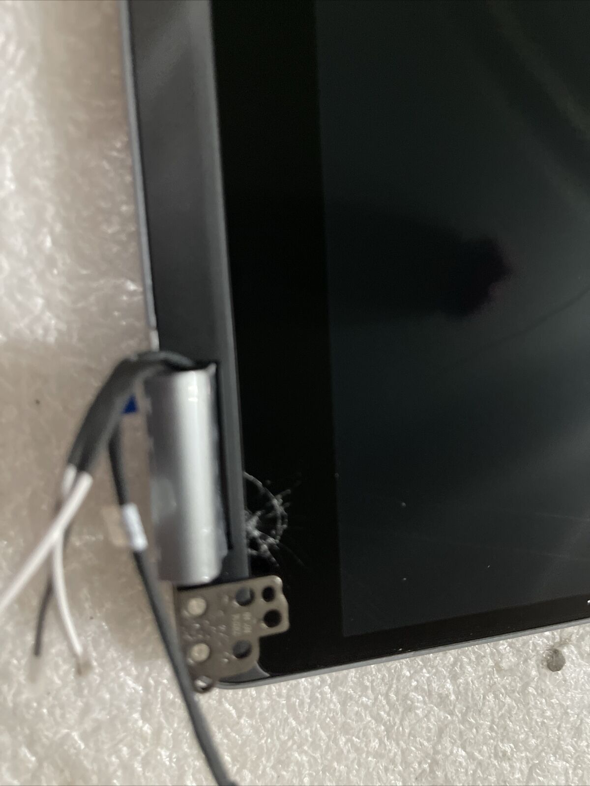 Defective Cracked Dell Latitude 5320 2-in-1 13.3" FHD TouchScreen XYJY4 MT D2