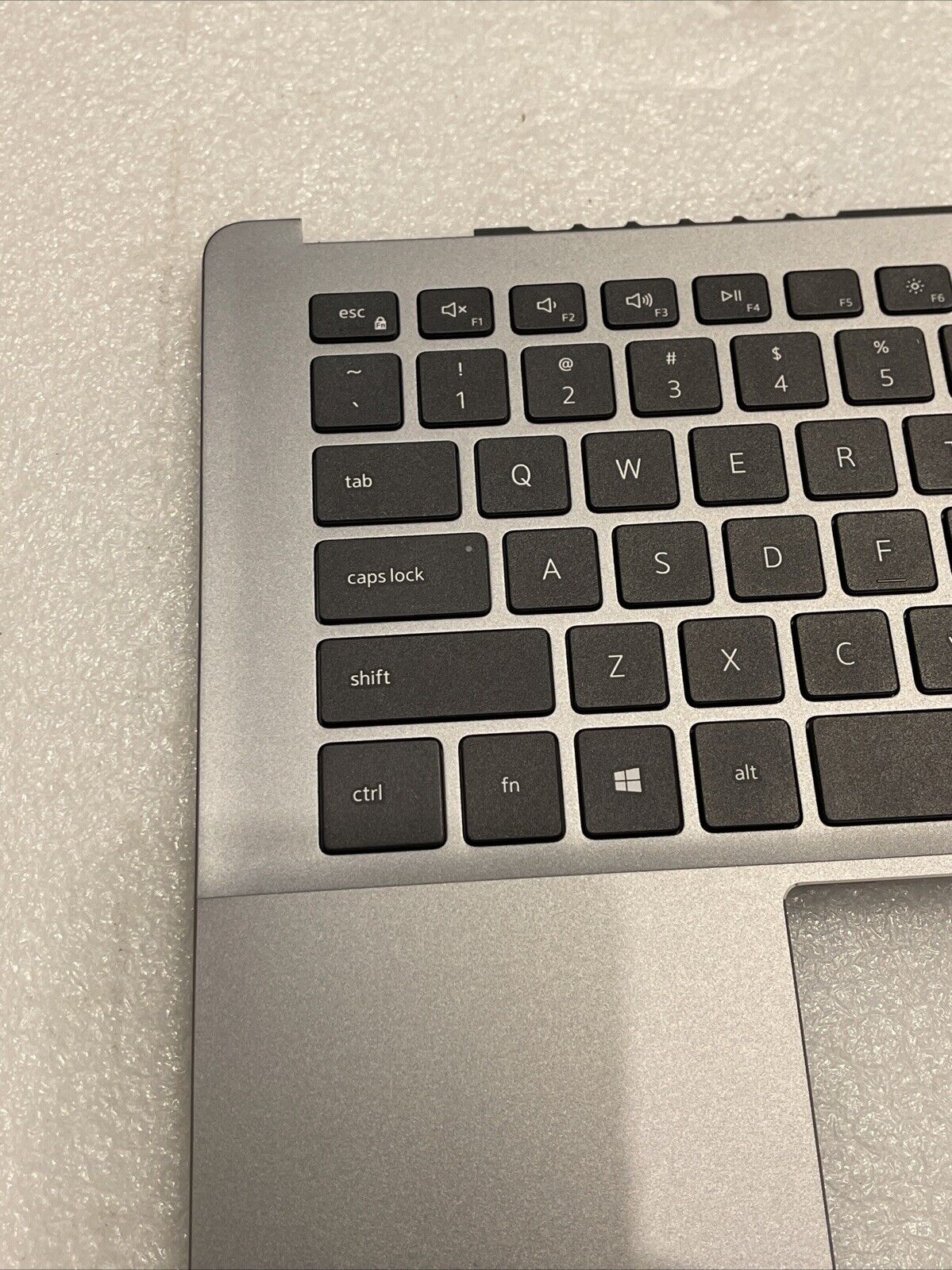GENUINE DELL LATITUDE 3301 LAPTOP PALMREST US KEYBOARD RK3KP GFRDT NS B5