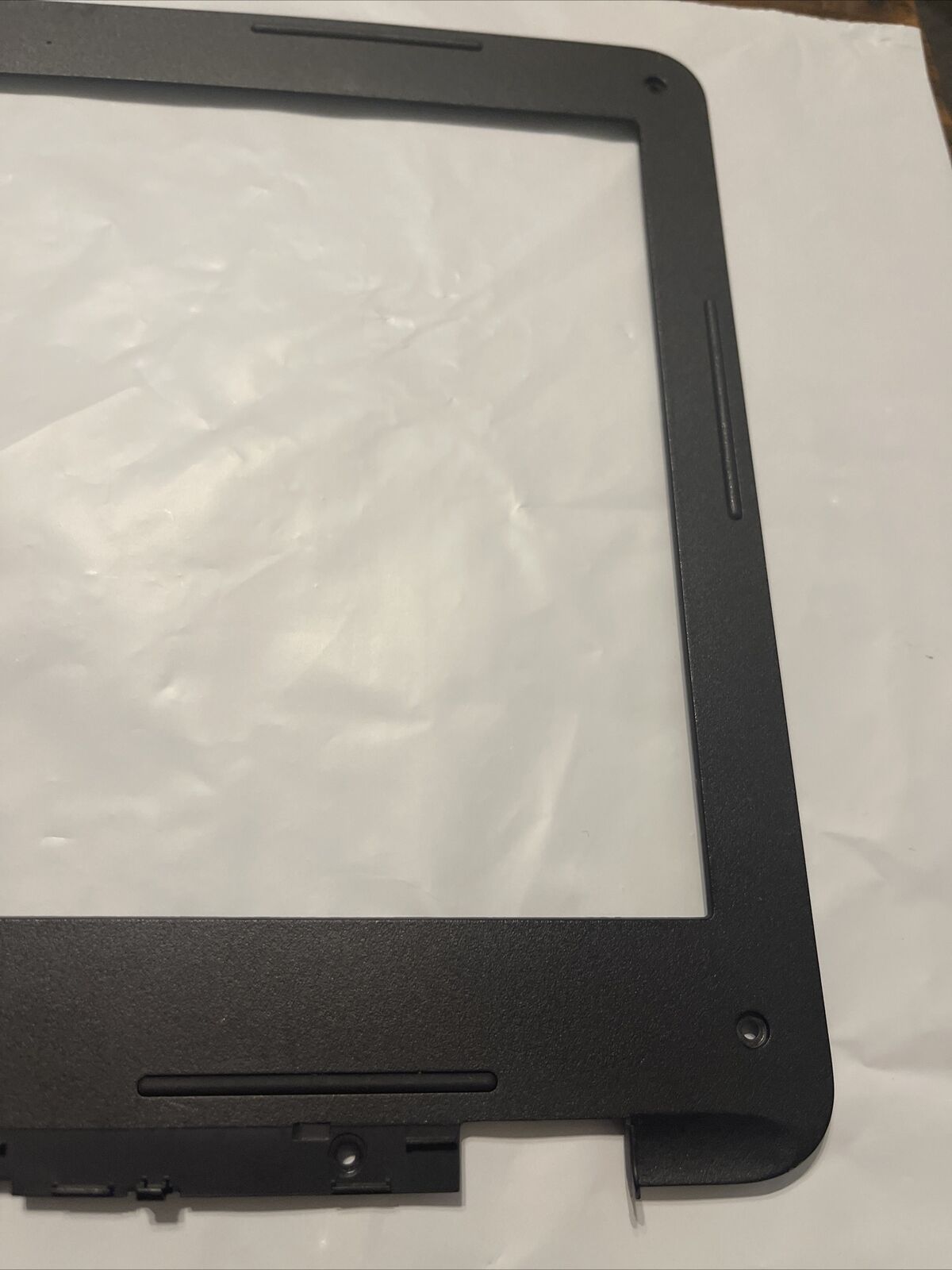 GENUINE Dell Latitude 3380 LCD Front Bezel w/ Webcam Port Black P/N 0C3NM N3