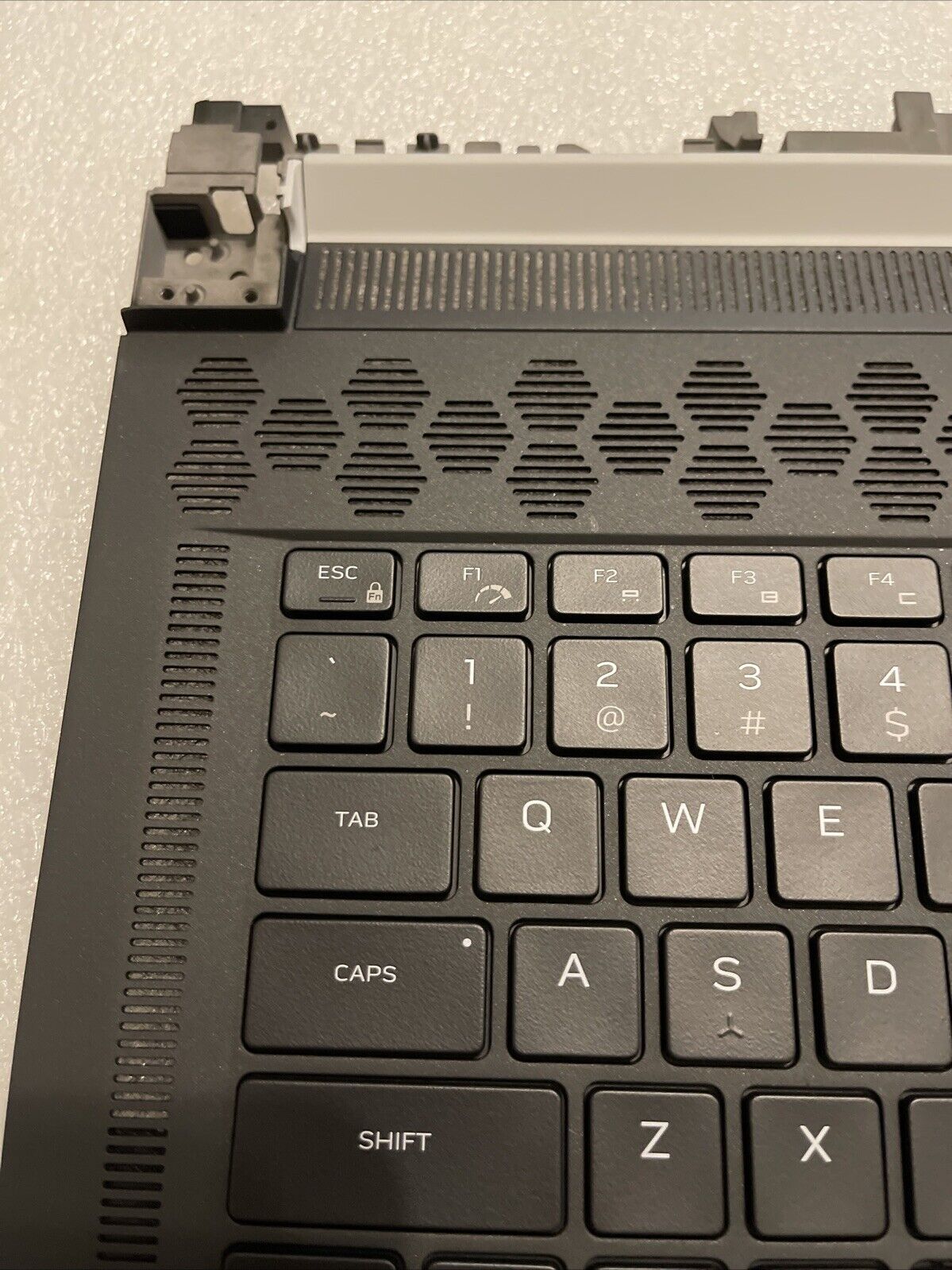 Genuine Dell Alienware x15 R1 Laptop Palmrest US RGB BCL Keyboard 0V6M0K JTP4