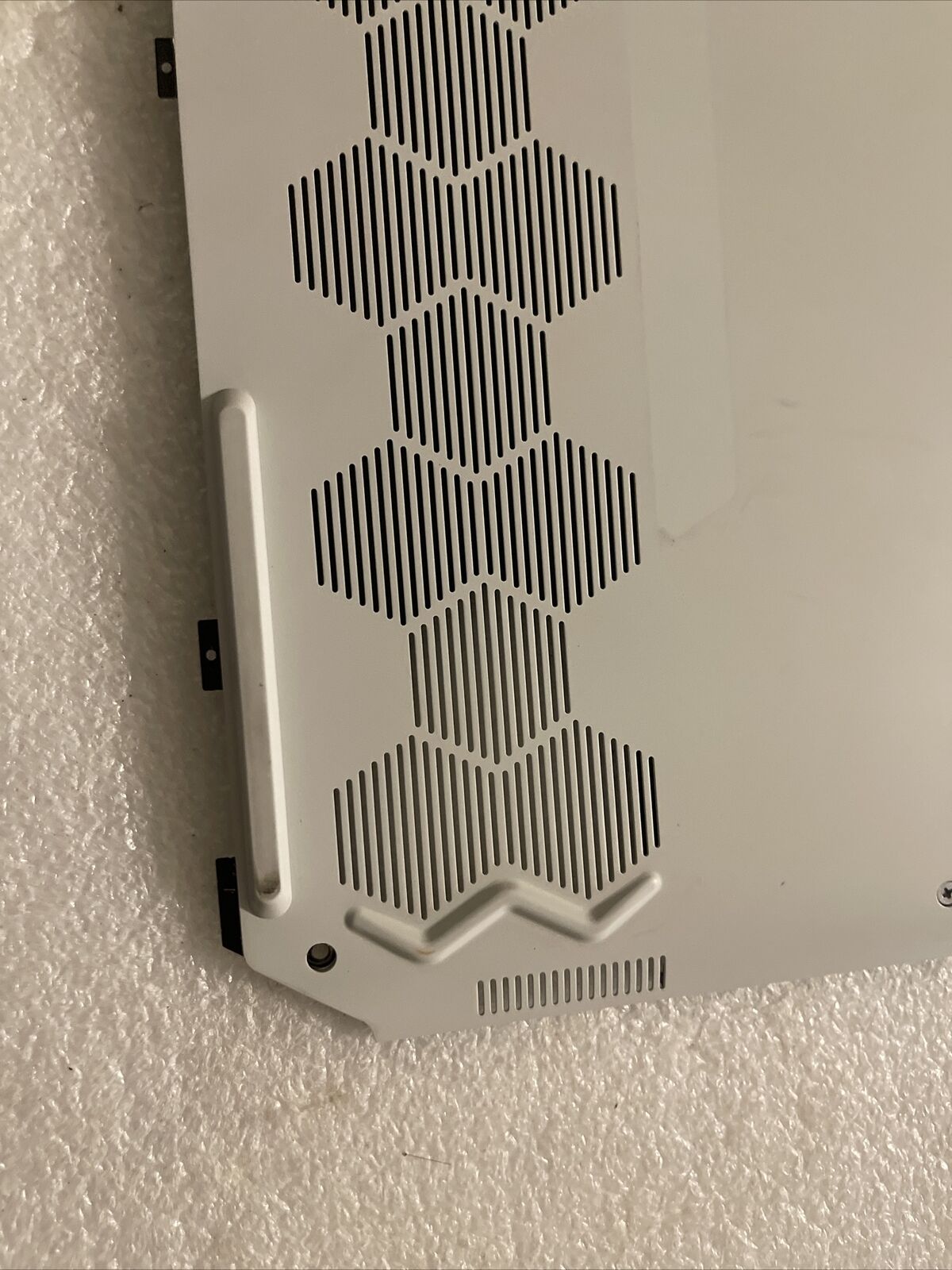 Alienware X14 R1 AWX14R176 Laptop LOWER CASE Bottom base COVER KNDF5 0KNDF5 H1E1