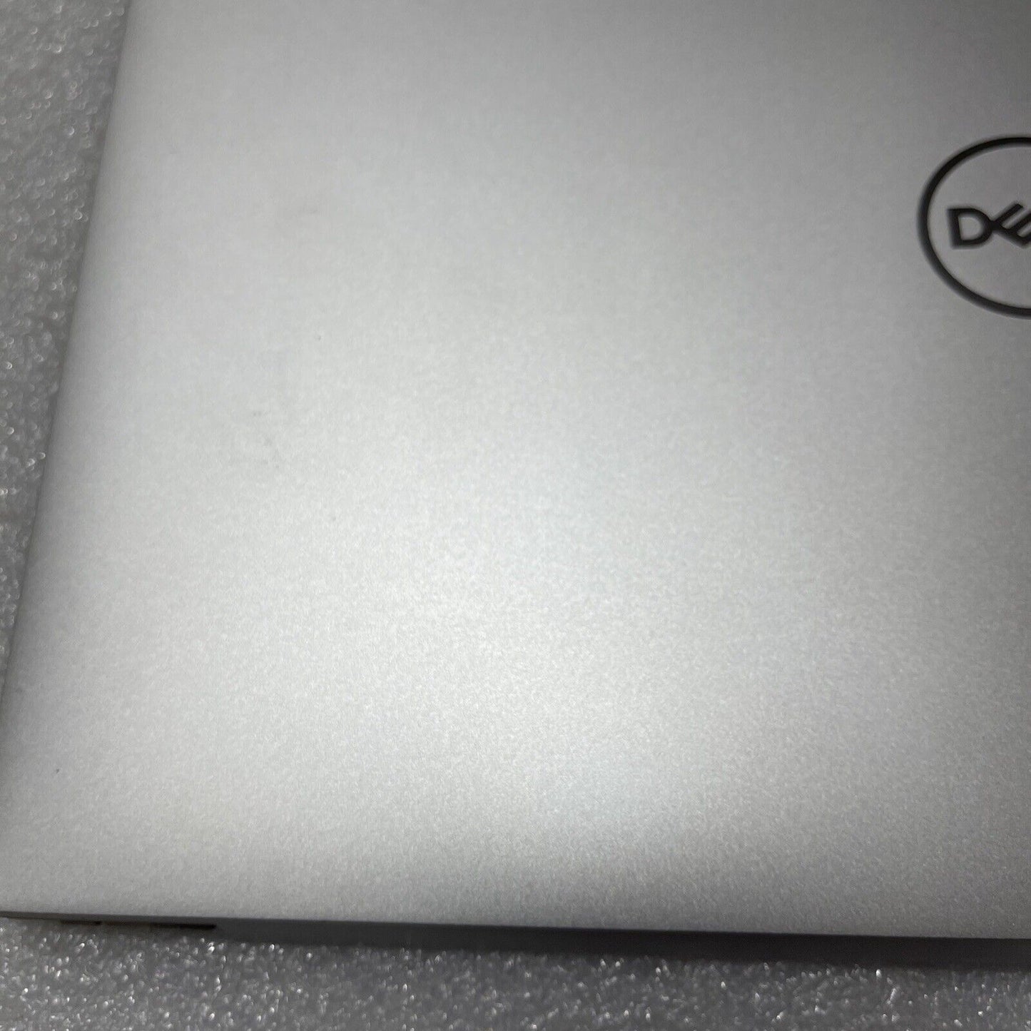 Dell XPS 9320 Plus 13.4" Oled Touchscreen  29WPH VNRJ0 DqJ1 Scratch On Top Lid
