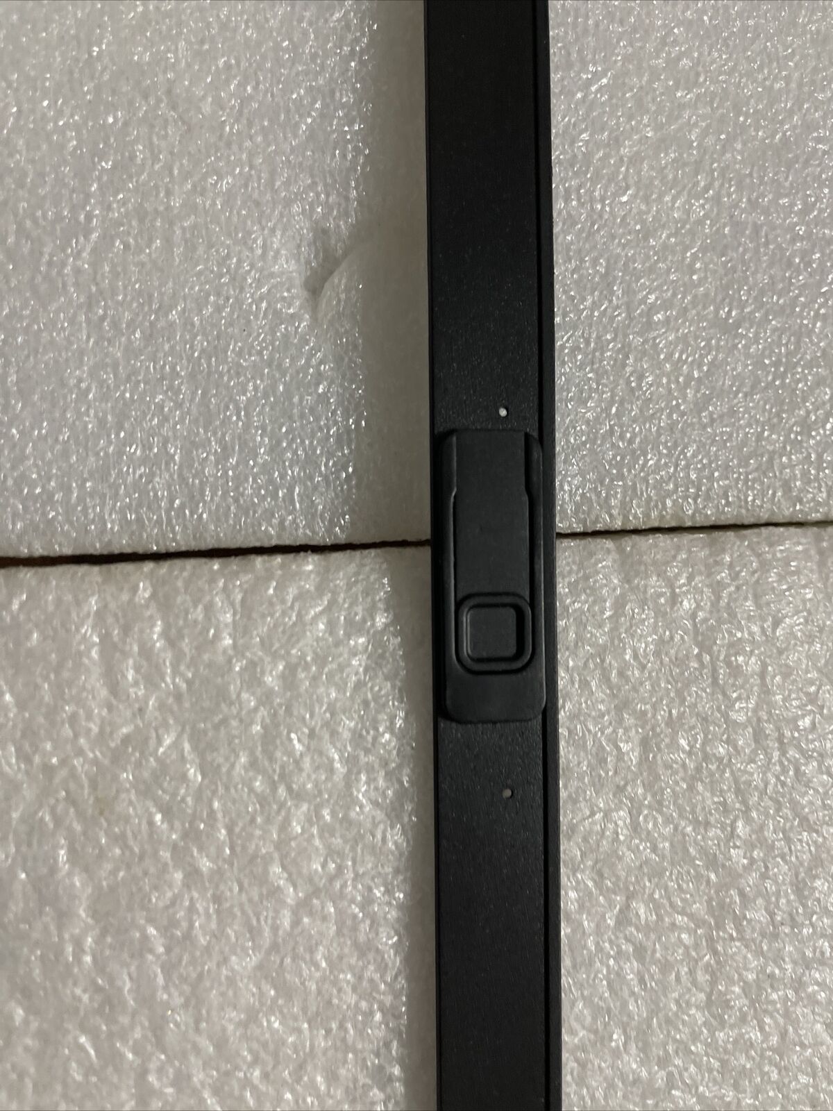 New Genuine Dell OEM Latitude 7480 7490 14" LCD BEZEL CAMERA HOLE 3WMTY H1 N3
