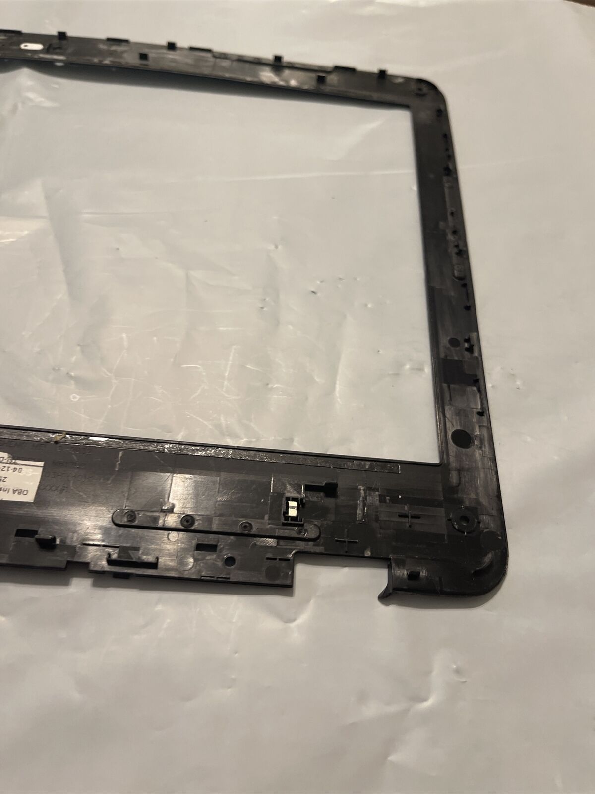 GENUINE Dell Latitude 3380 LCD Front Bezel w/ Webcam Port Black 00C3NM 0C3NM N2