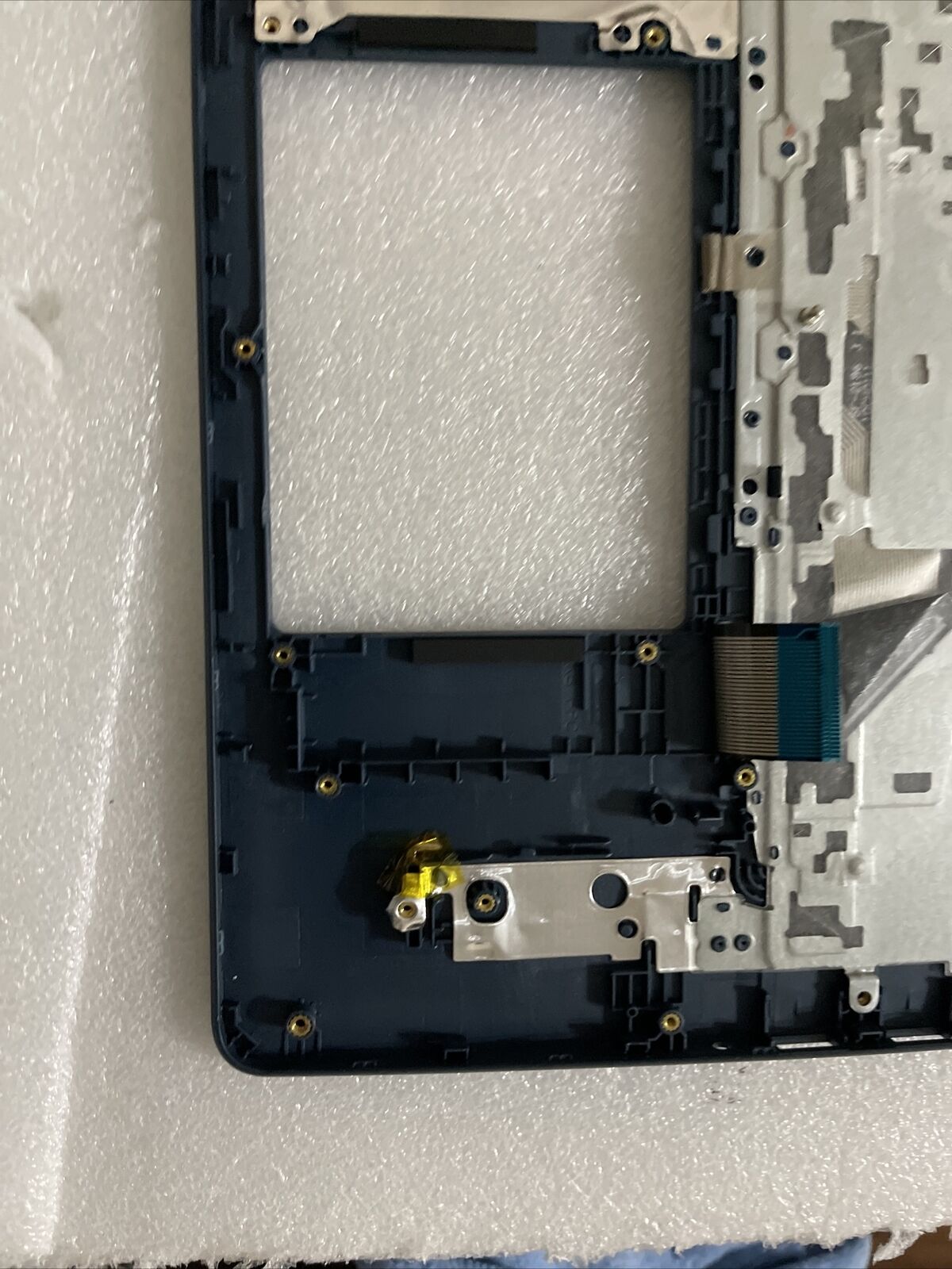 NEW GENUINE DELL Inspiron 15 3000 Palmrest SPANISH KEYBOARD NNV52 0NNV52 H1 P4