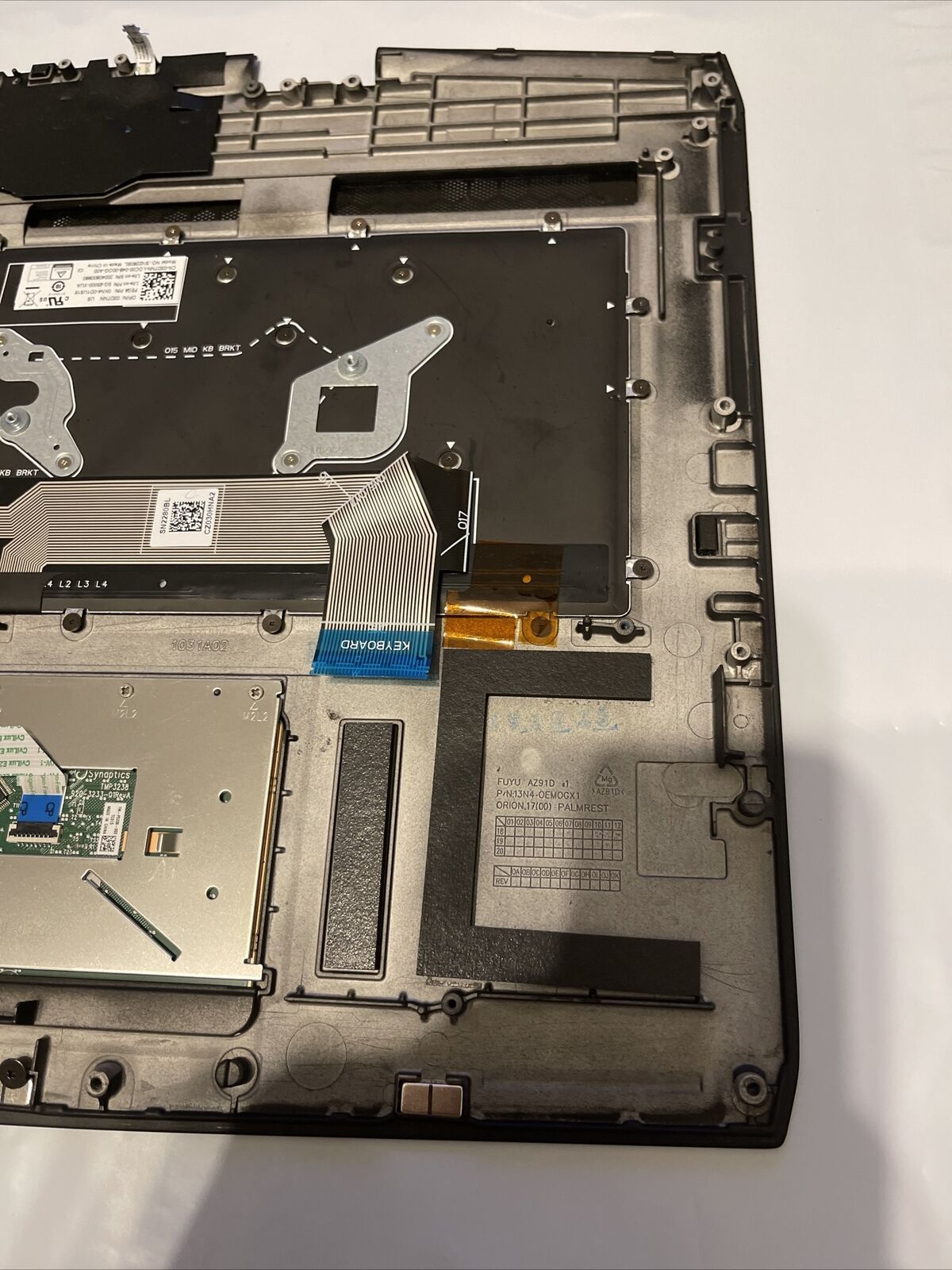 Genuine Dell Alienware M17 Laptop Palmrest Top Cover Assembly GYGKG 0GYGKG P4 T3