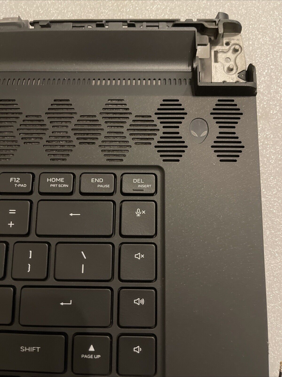 Genuine Dell M17 R5 AMD laptop palmrest RGB US Eng Backlit Keyboard 0VNRXH HK H2