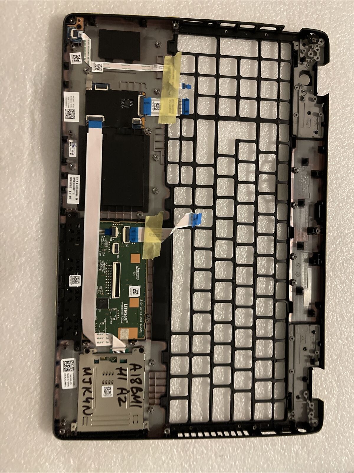 Dell Latitude 5501 Palmrest Touchpad Smart Card  Single Point MJK4N A18BM1 H1 A1