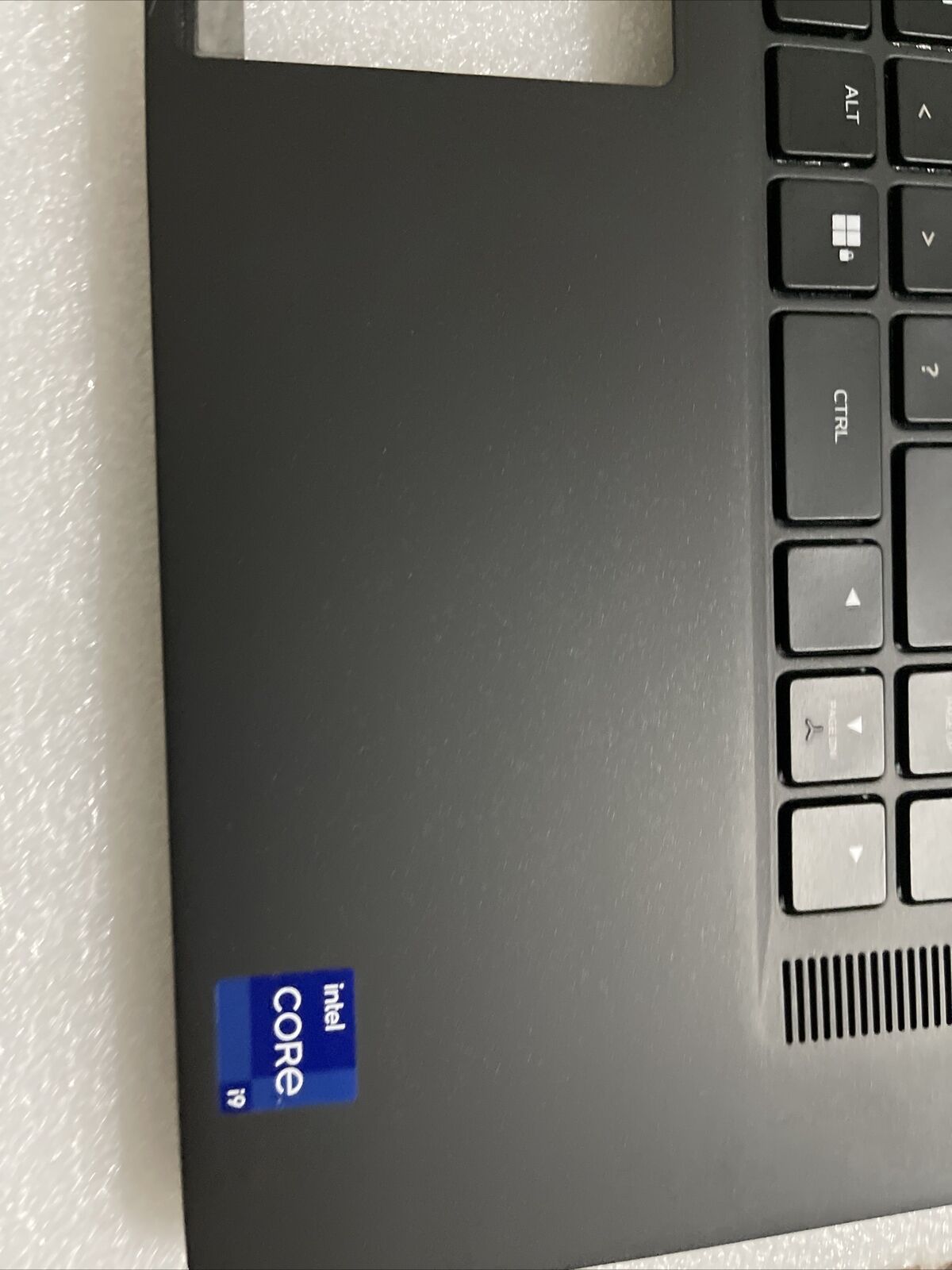 Genuine Dell Alienware X17 R2 Palmrest keyboard US English 718M9 0718M9 K6 P8