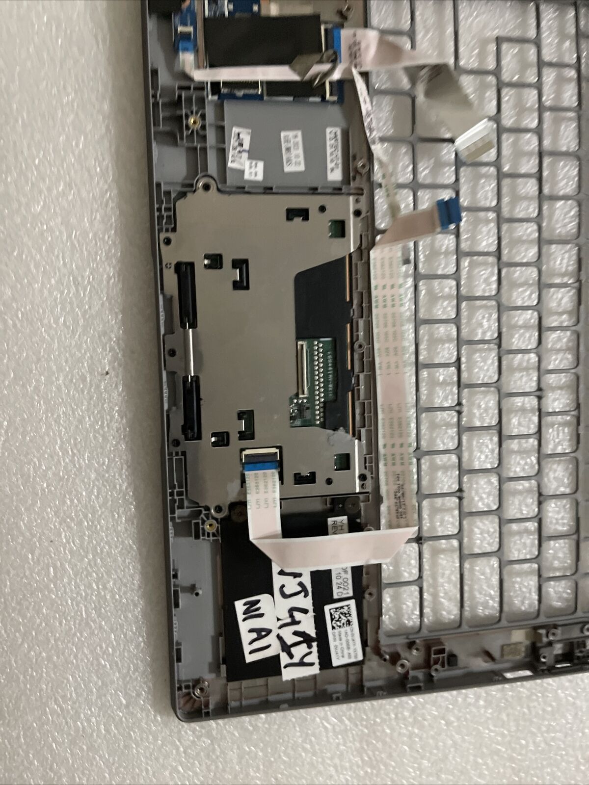 Genuine Dell Latitude 5320 Laptop Palmrest Touchpad Silver VJ41Y 0VJ41Y N1 A1