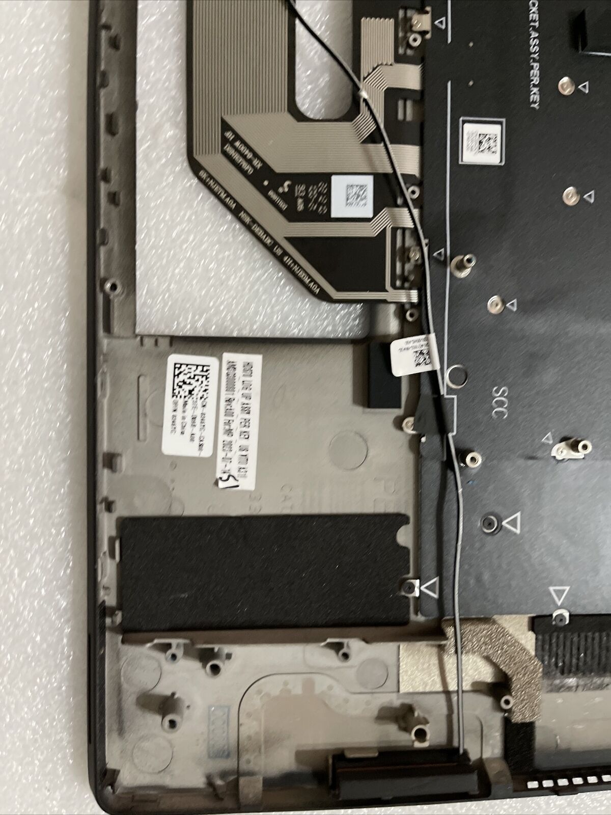 Genuine Dell Alienware x17 R1 R2 US English Keyboard Palmrest 0346YC 346YC K4 P8