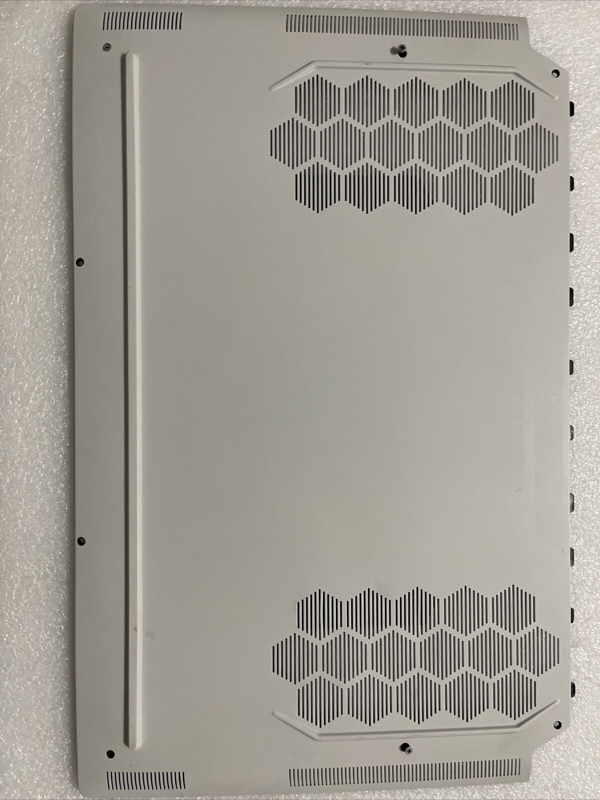 Genuine Dell Alienware X17 R2 Bottom Base Back Cover White 021FNV 21FNV H1 E2 E1