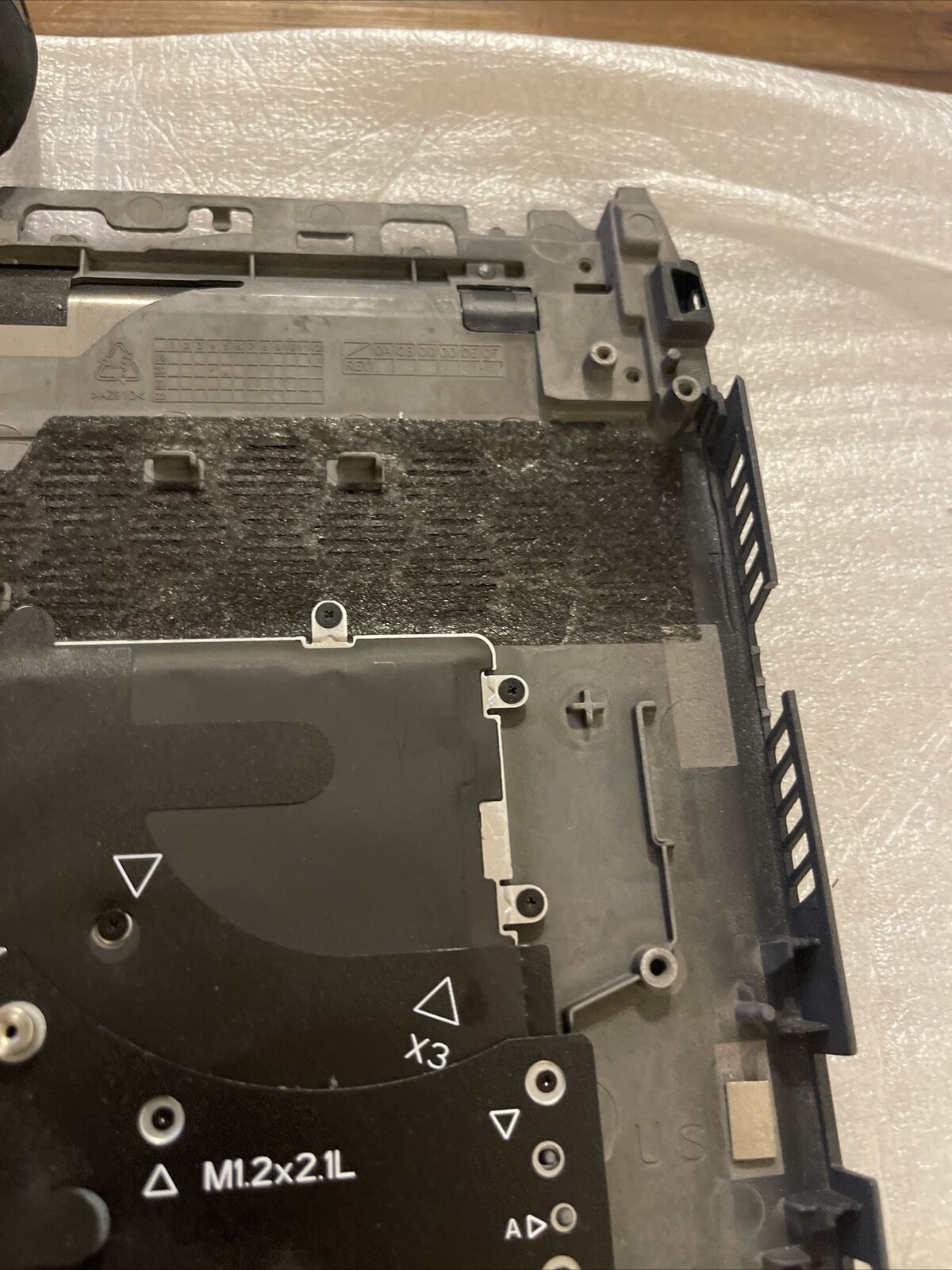 Dell Palmrest Keyboard Alienware15 M15 R3 Speakers/ extras 3DYGJ 03DYGJ P5 H1
