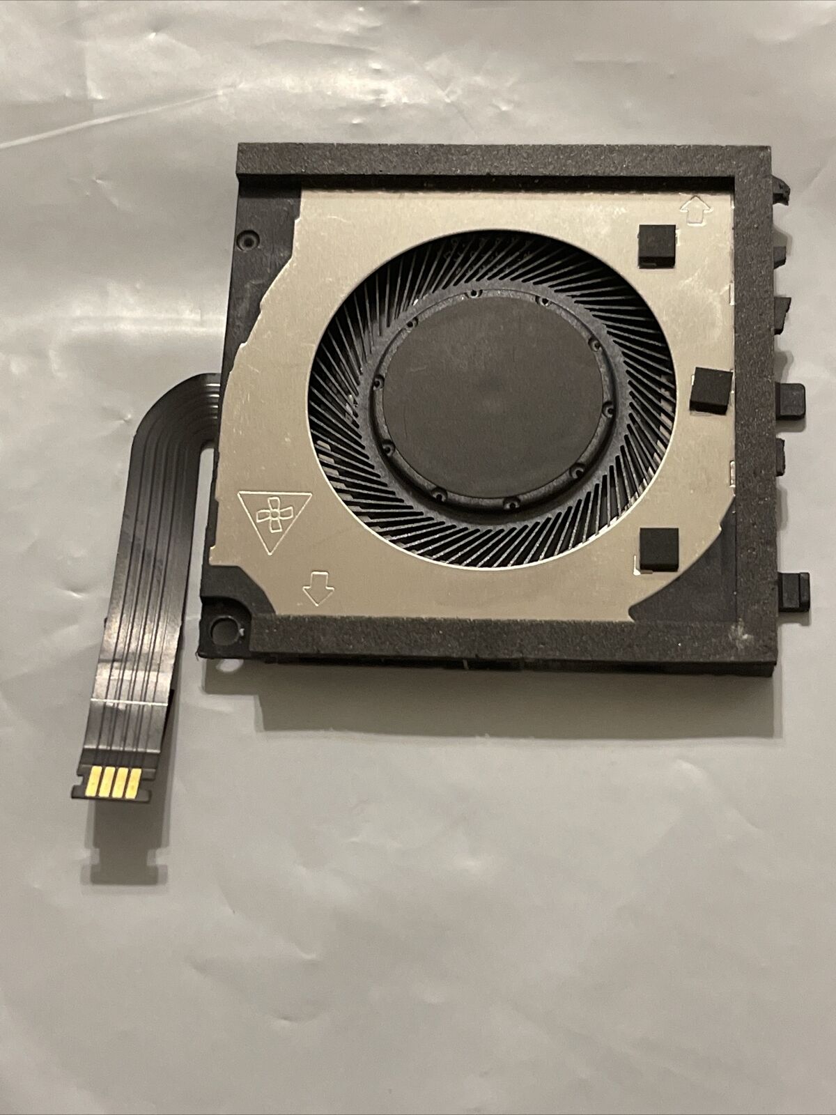 Genuine DELL  latitude 7320 CPU cooling FAN Sunon  DJ2D1 0DJ2D1 p5