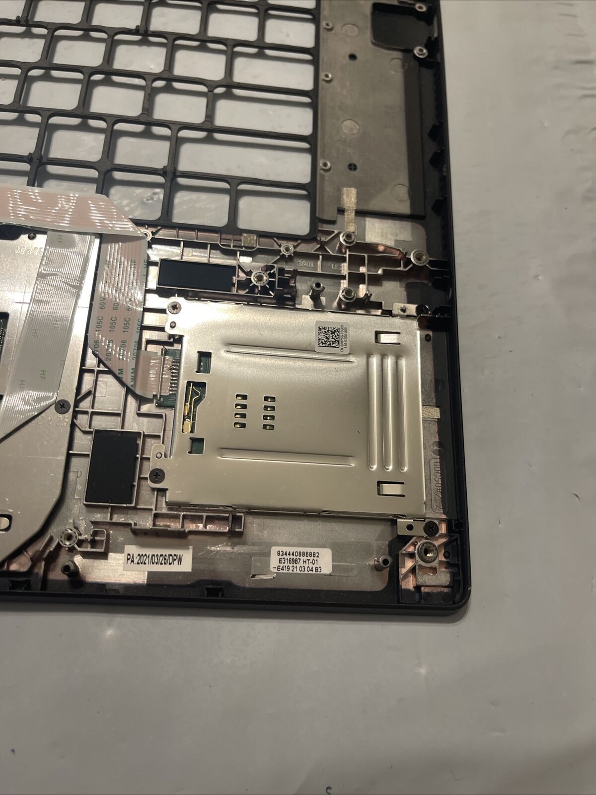 Dell Latitude 7520 Laptop Palmrest Touchpad 02RPYX 2RPYX P7