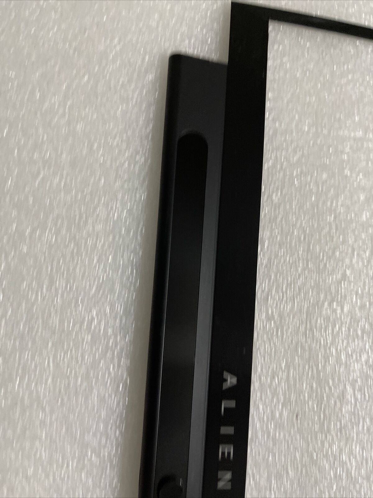 Genuine Dell Alienware M15 R2 Laptop LCD Front Bezel Cover  075D23 75D23 H1 N3