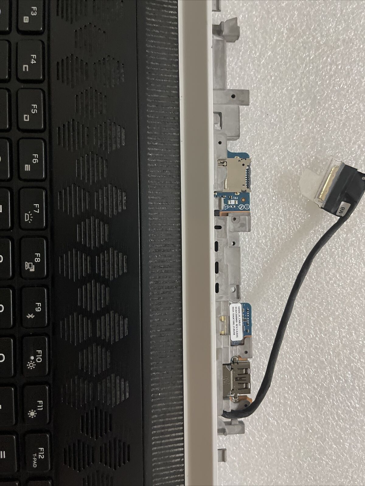 OEM Dell Alienware x15 R1 Laptop Palmrest Touchpad Keyboard  Extras 0V6M0K NT P6