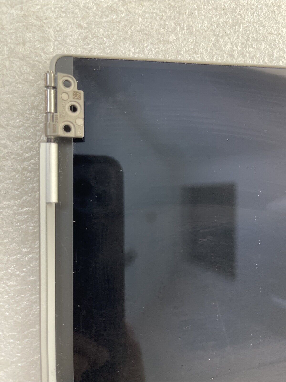 Defective Dell XPS 9320 Plus UHD 13.4" Touchscreen LCD Silver  29WPH VNRJ0 NG D2
