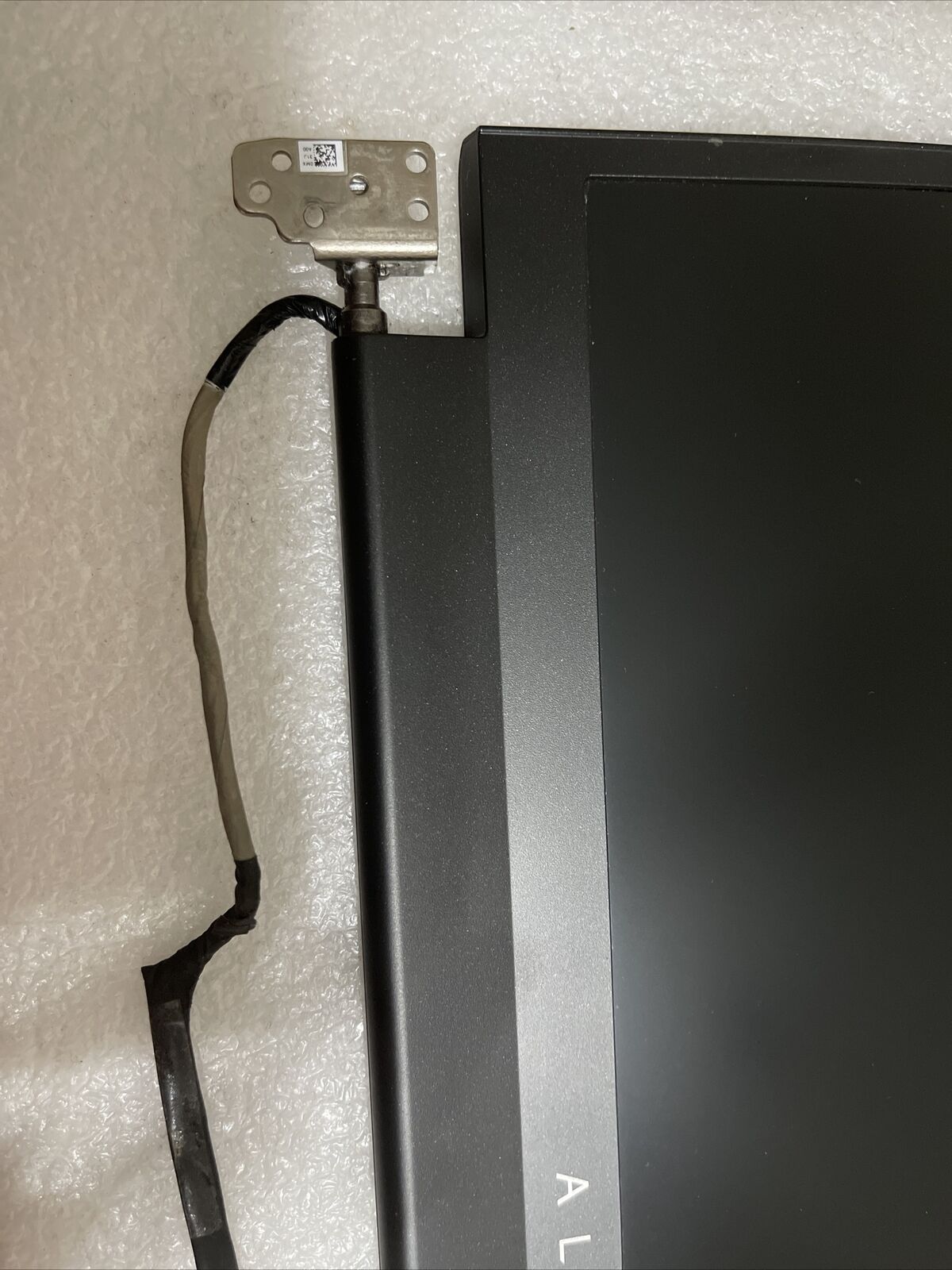 Defective Dell Alienware m17 R5 AMD 165Hz FHD LCD Screen 35CVT DY3T6 KT P8 S7