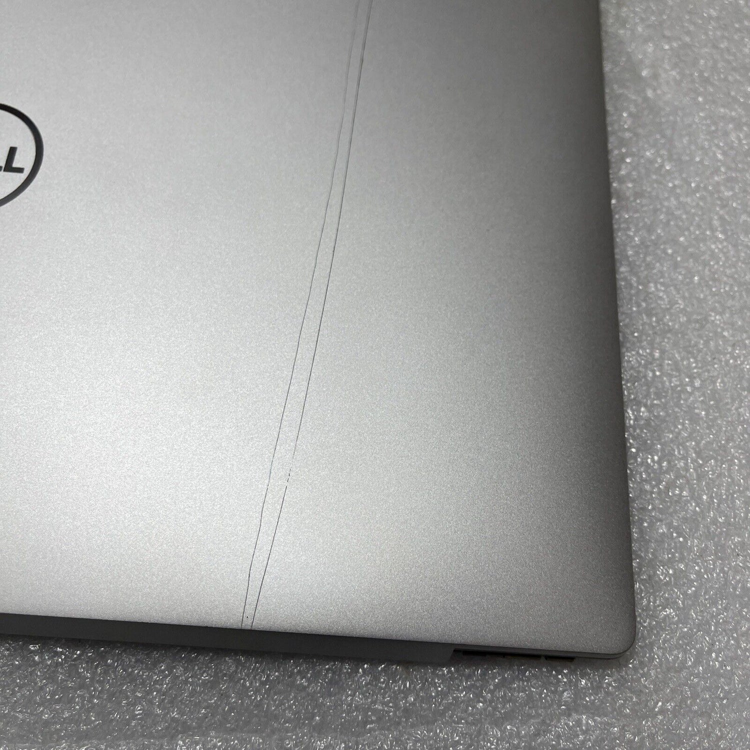 Dell XPS 9320 Plus 13.4" Oled Touchscreen  29WPH VNRJ0 DqJ1 Scratch On Top Lid