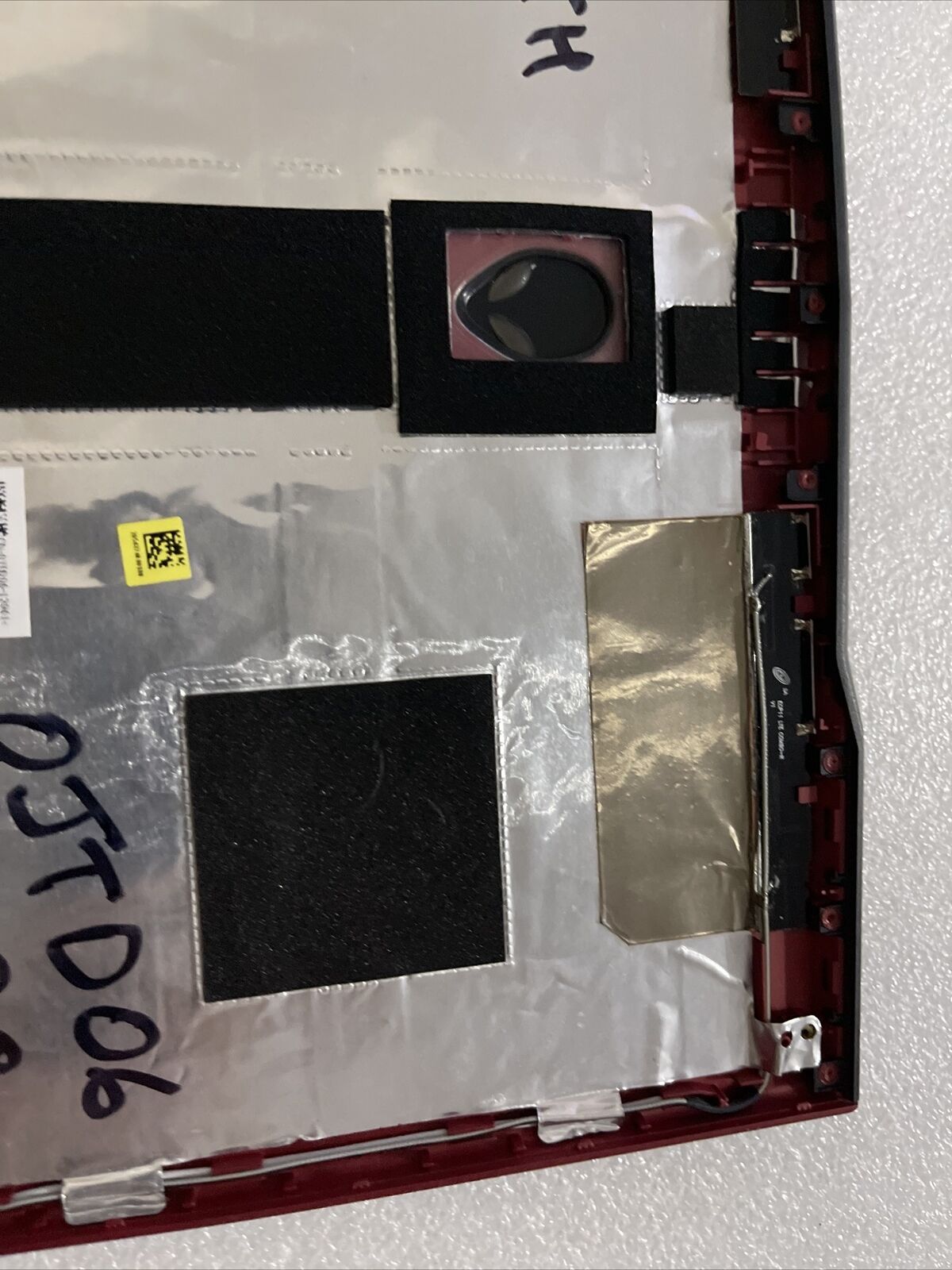 Genuine Dell Alienware M11x R3 Red LCD Back Cover Lid w/Antenna 7TNVW JTD06 H1B7
