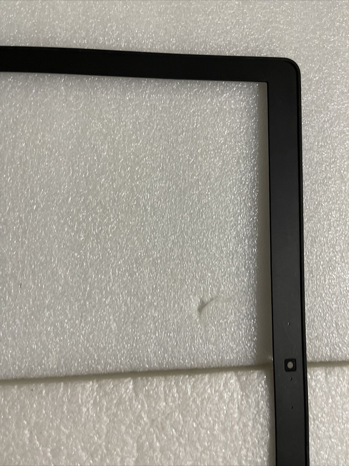 GENUINE DELL LATITUDE E5570 LAPTOP LCD FRONT TRIM BEZEL 8VYRG 08VYRG H1 N4