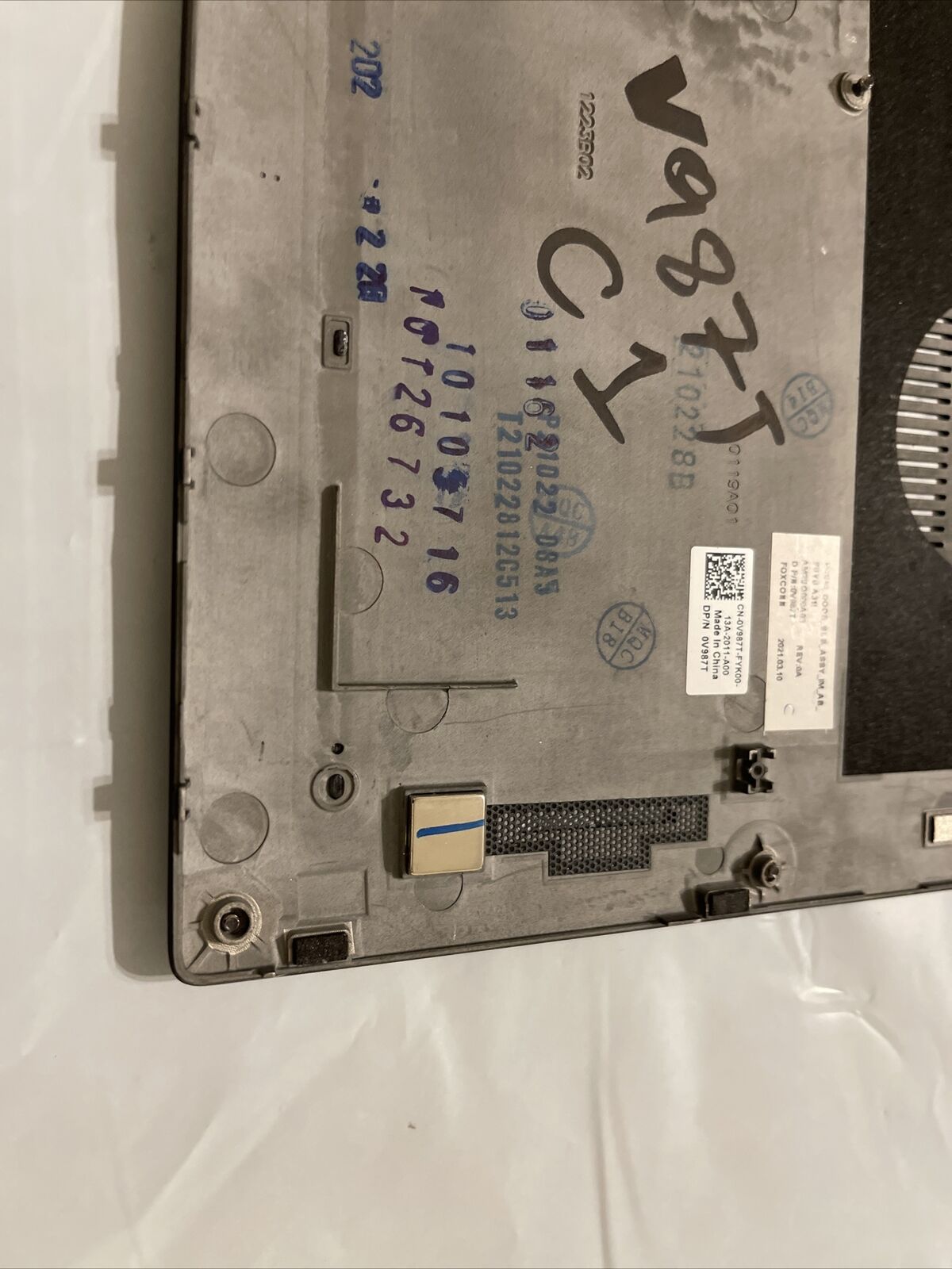 Genuine Dell Latitude 7410 laptop Bottom Base Cover Assembly  V987T 0V987T C1