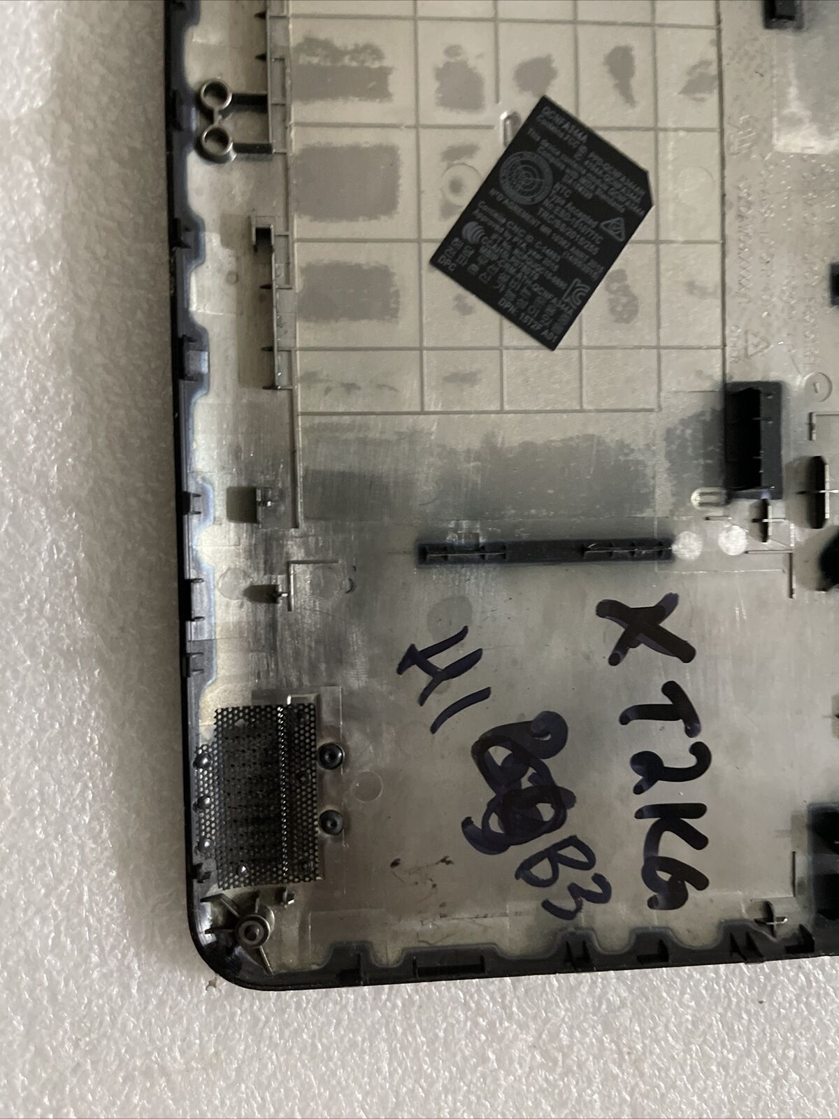 Genuine Dell Latitude 13 3380 Laptop Bottom Base Cover Black XT2KG 0XT2KG H1 B3