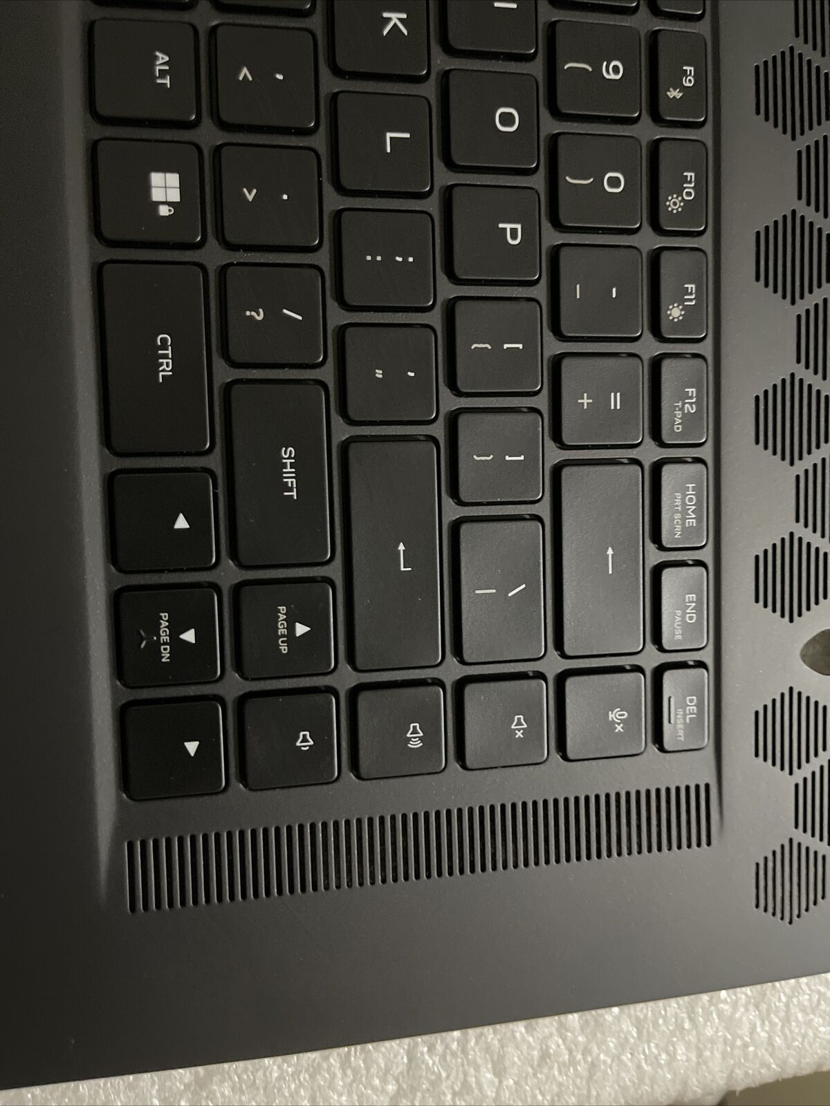 Genuine Dell Alienware x17 R2 US English Keyboard Palmrest  0346YC 346YC H1 P2