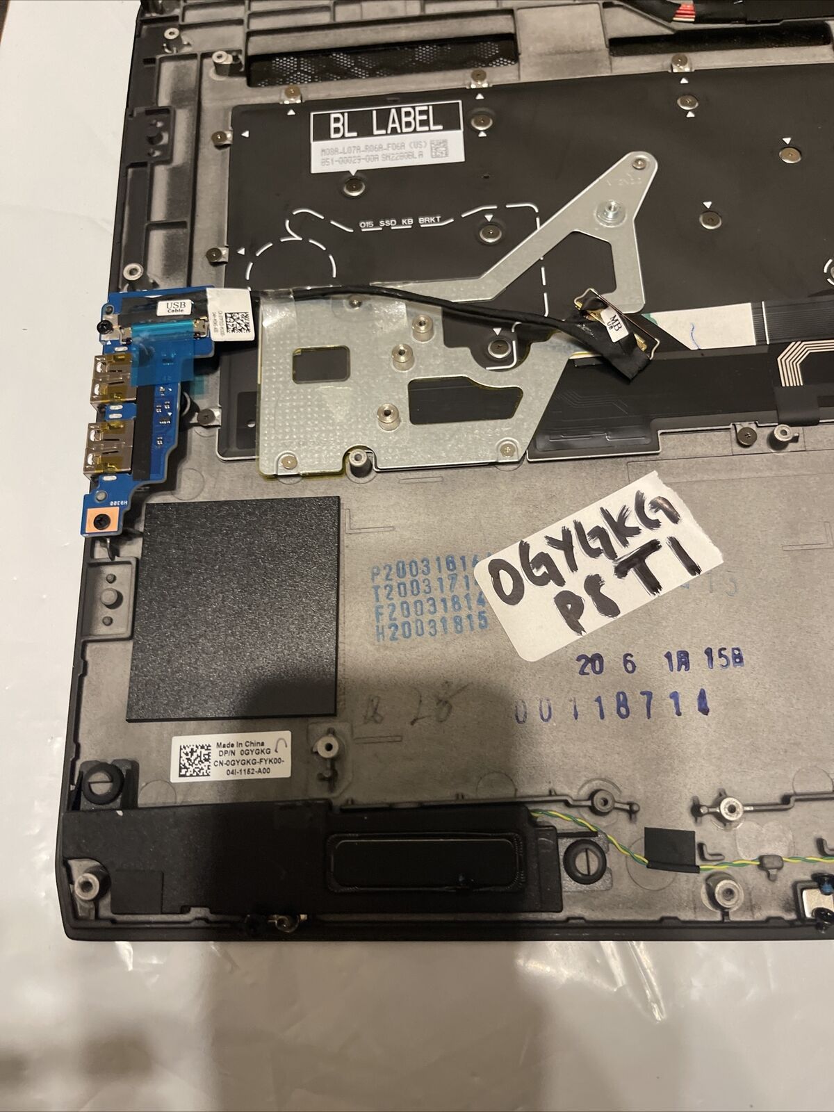 Genuine Dell Alienware M17 Laptop Palmrest Top Cover Assembly GYGKG 0GYGKG P8 T1