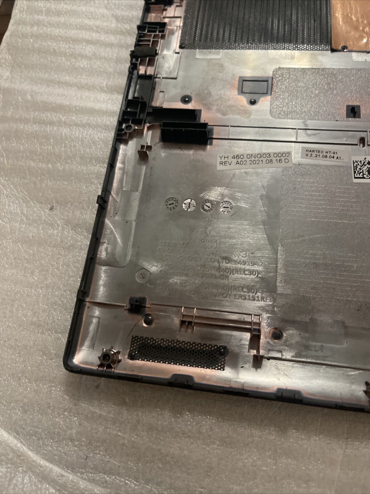 Genuine Dell Latitude 3520 15.6" Bottom Base Case Cover WMNWX 0WMNWX  C4 Dented