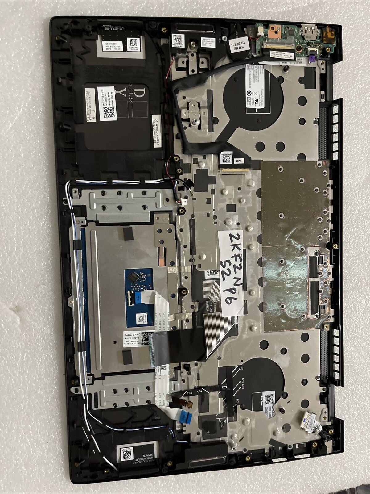 Dell Inspiron 15 7590 Palmrest US/EN BCL Keyboard  SPEAKERS Extras 2KF2N S2 P6