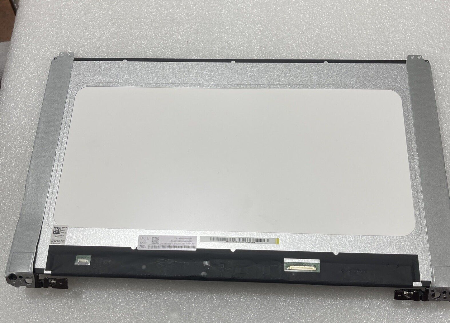 Dell Latitude 3520 WXGAHD LCD Screen w/Hinges NT156WHM-N46  PYVJ8 KCWGN D1S3