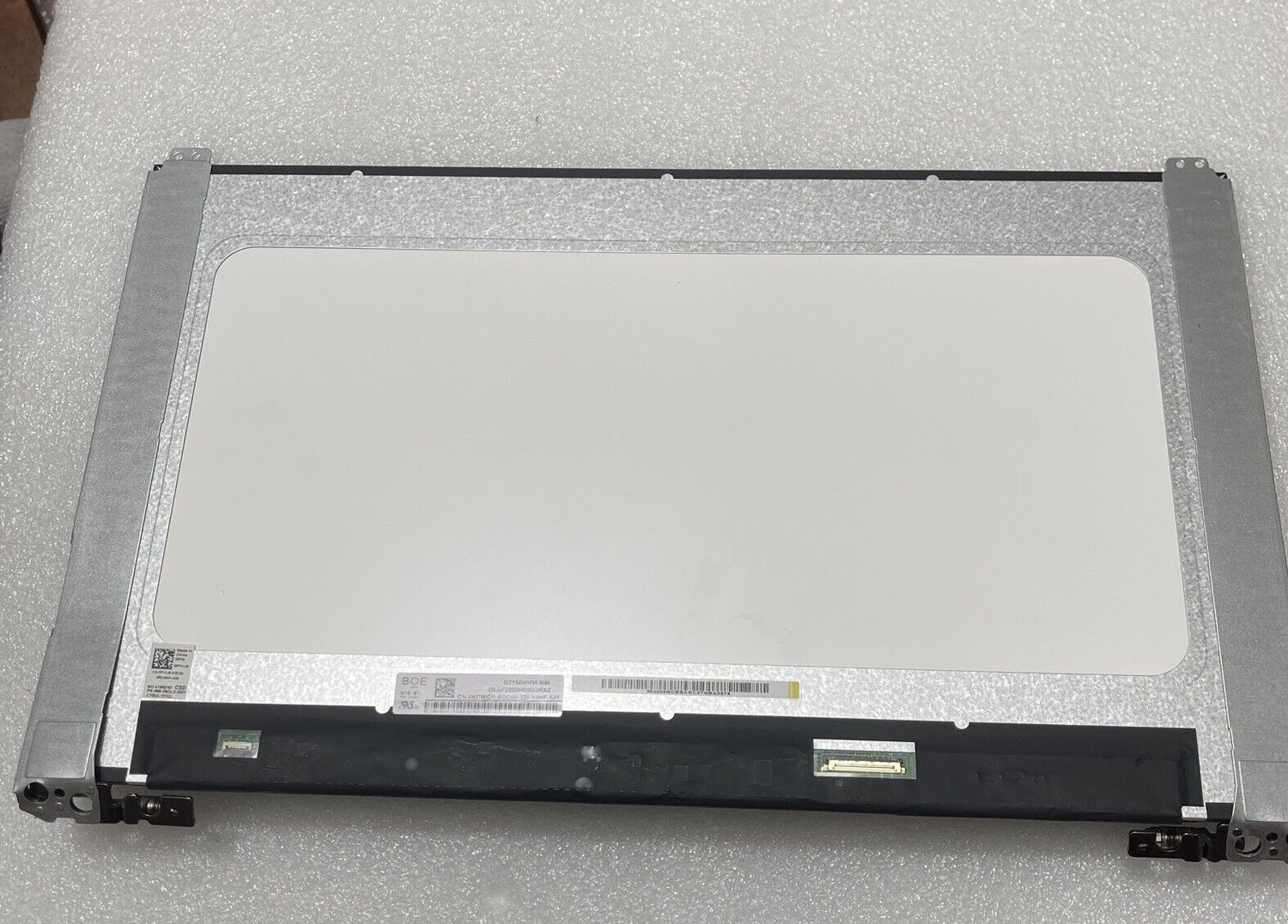 Dell Latitude 3520 WXGAHD LCD Screen w/Hinges NT156WHM-N46  PYVJ8 KCWGN D1S3