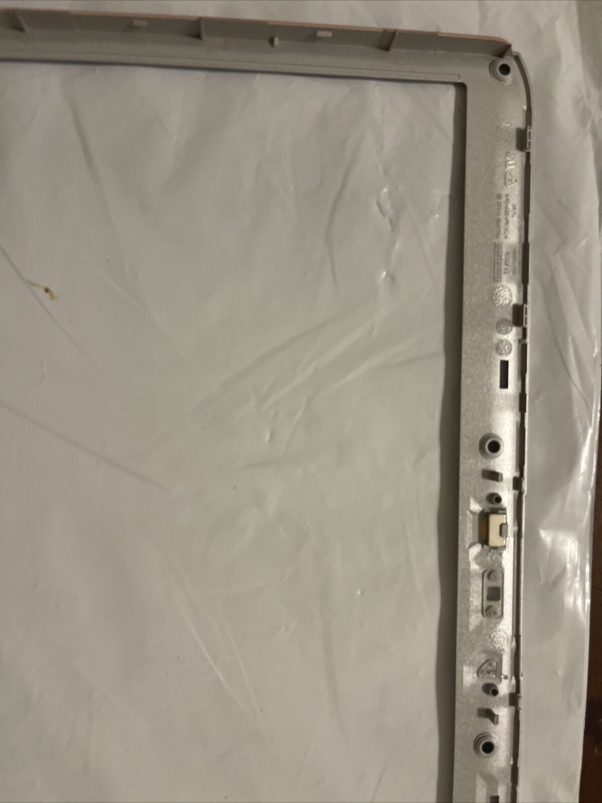 New Genuine Dell Inspiron 1720 1721 LCD Screen Front Trim Bezel PM619 0PM619