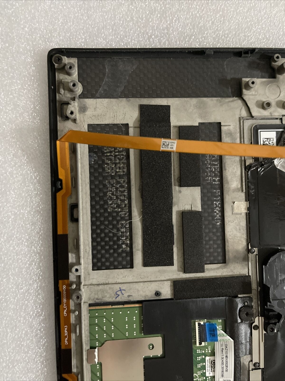 Sticky Dell XPS 9575 Palmrest Touchpad US/EN BCL Keyboard M9W9K NTP6 GradeB Read