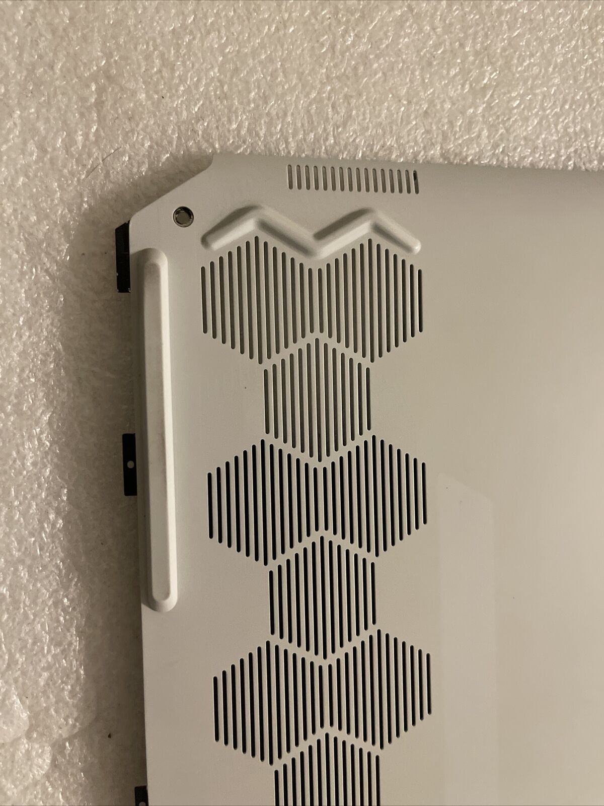Alienware X14 R1 AWX14R176 Laptop LOWER CASE Bottom base COVER KNDF5 0KNDF5 H1E1