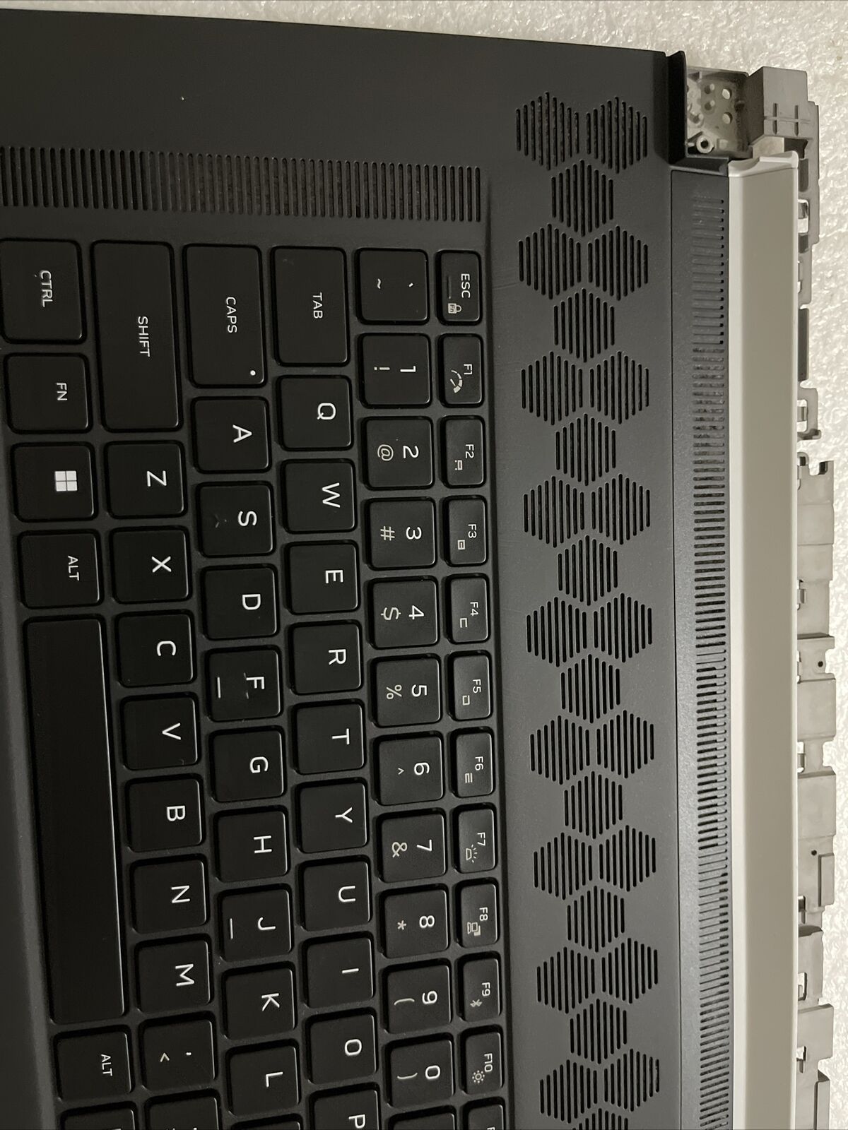 Genuine Dell Alienware x17 R2 US English Keyboard Palmrest  0346YC 346YC H1 P2