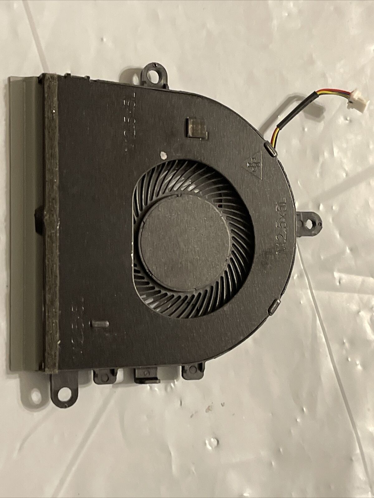 Genuine Dell Vostro Cpu fan 15 3583 3584 7MCD0 07MCD0 With out CD Rom P3