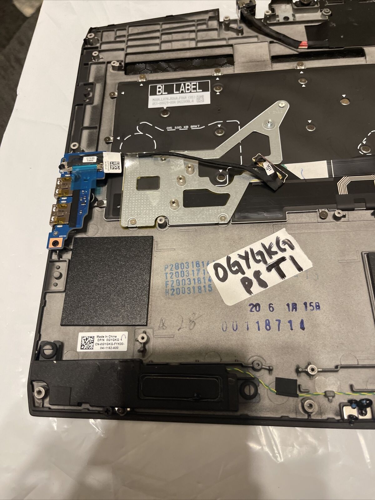 Genuine Dell Alienware M17 Laptop Palmrest Top Cover Assembly GYGKG 0GYGKG P8 T1