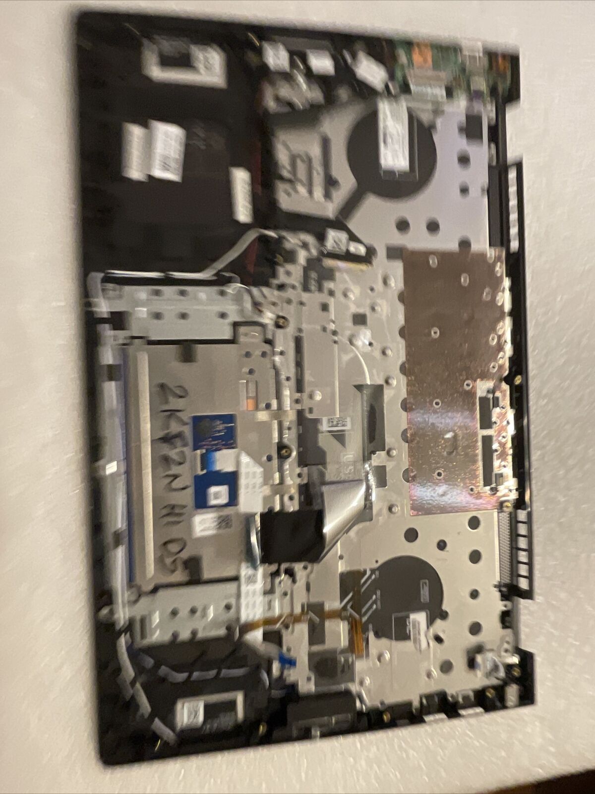Genuine Dell Inspiron 15 7590 Palmrest US/EN BCL Keyboard  SPEAKERS 2KF2N H1 D5