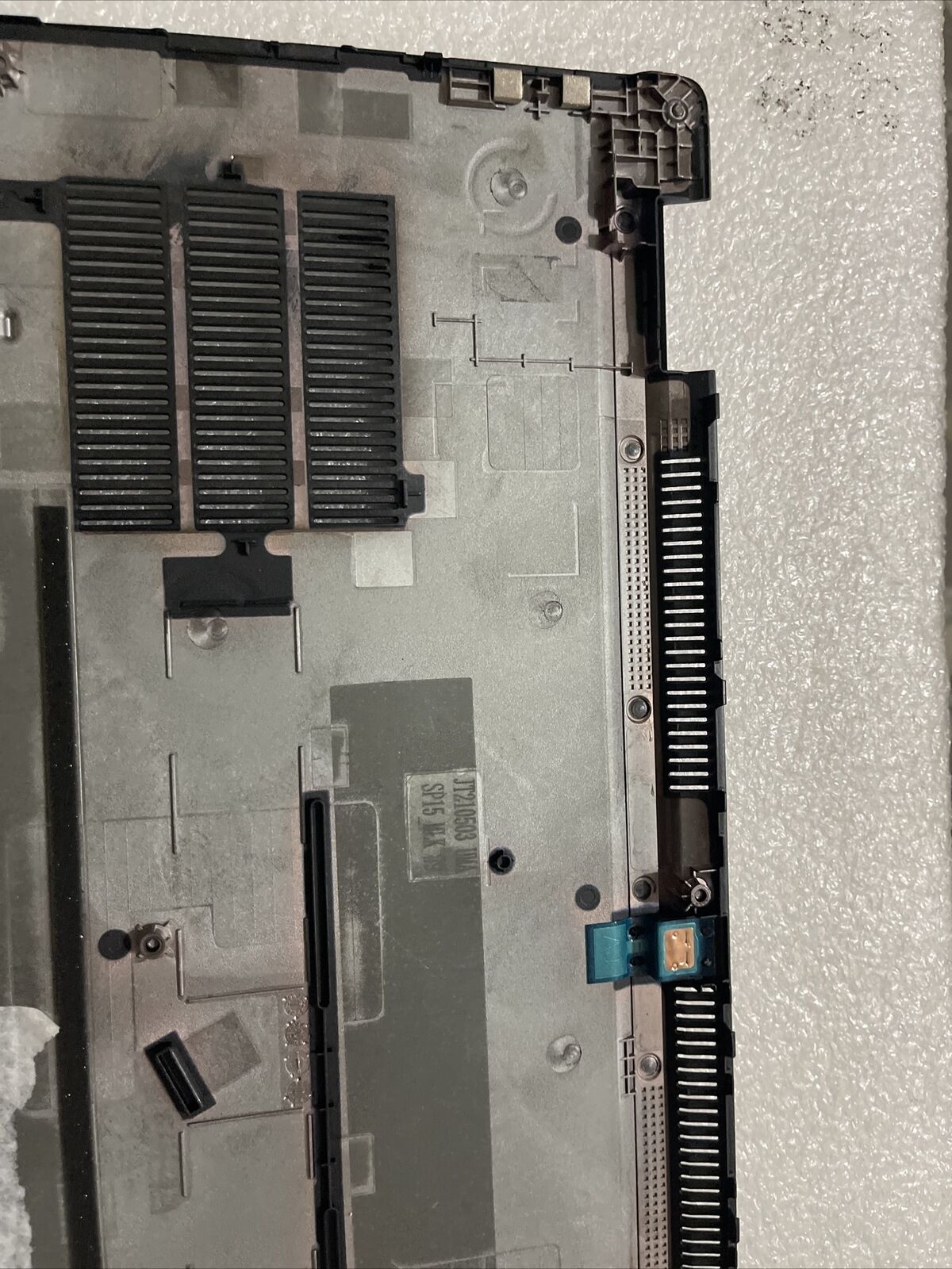 Genuine Dell Latitude 5530 E5530 Bottom base cover  96V58 VKCX6 H1 C1
