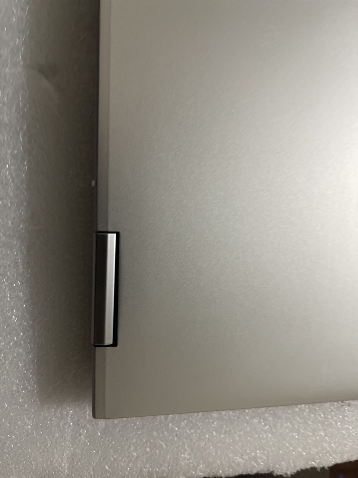 Defective DELL INSPIRON 7706 2in1 17.3" QHD+ Lcd Silver TOUCHSCREEN 7TD3M P6 S7