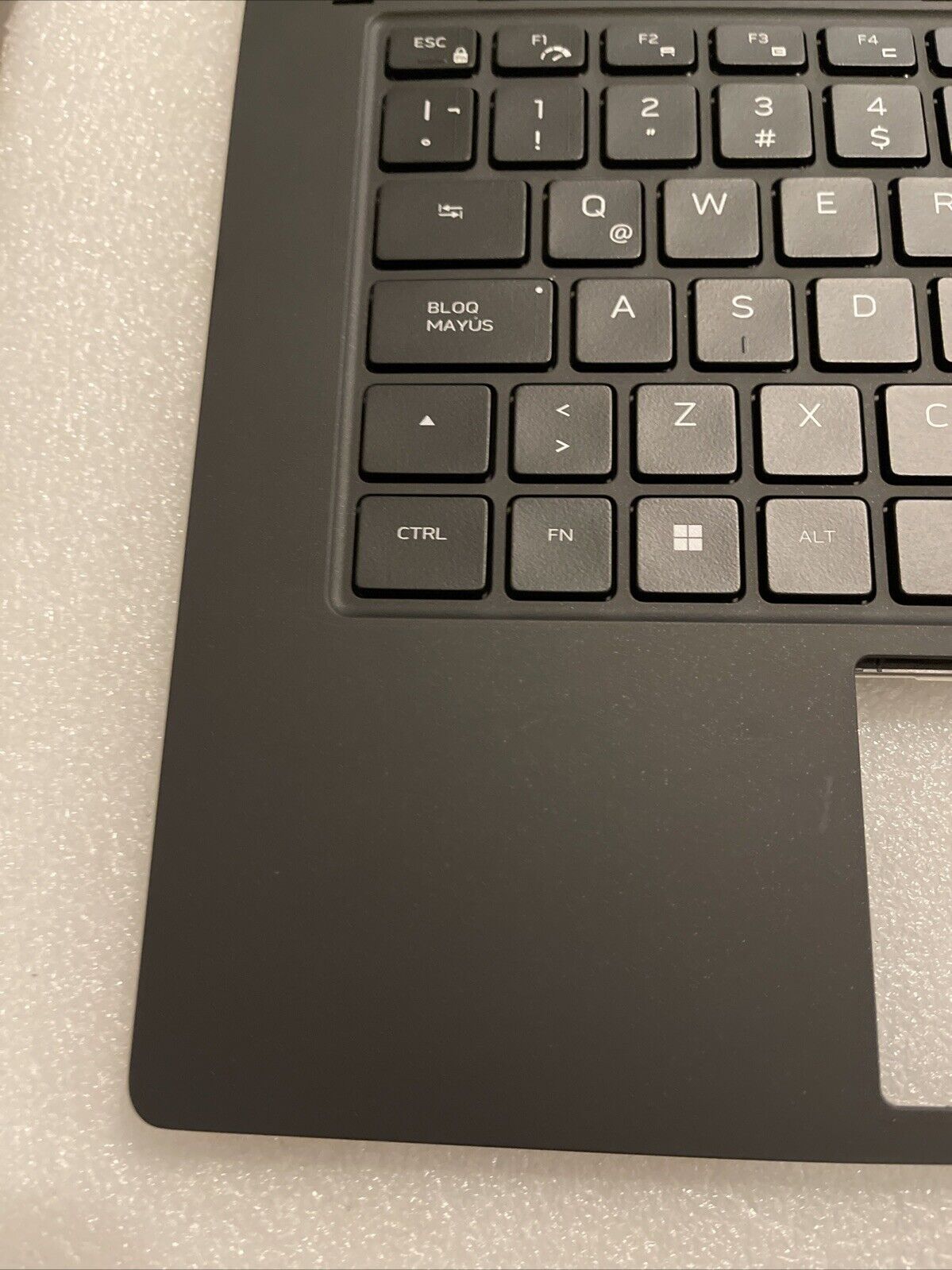 Dell Alienware M15 R7 Spanish Backlit Keyboard Palmrest DGWY5 H9JDP S1 P7
