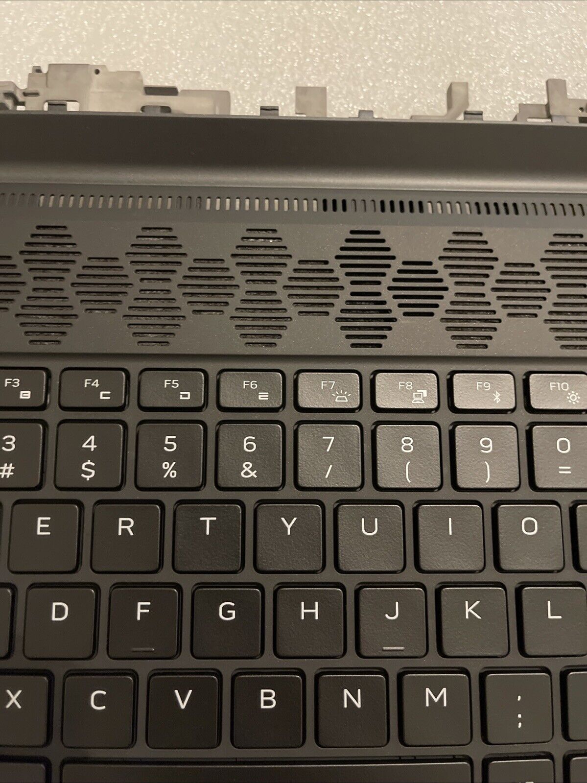 Dell Alienware M15 R7 Spanish Backlit Keyboard Palmrest DGWY5 H9JDP S1 P7