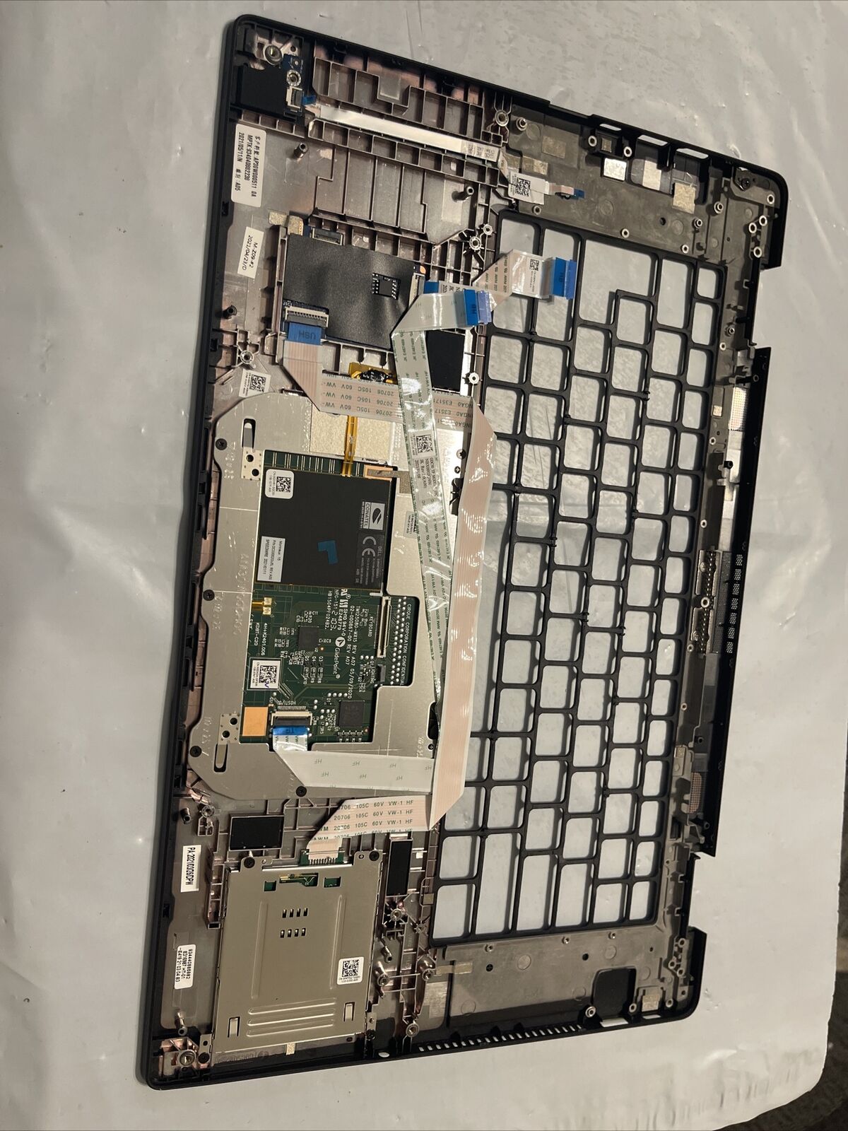Dell Latitude 7520 Laptop Palmrest Touchpad 02RPYX 2RPYX P7