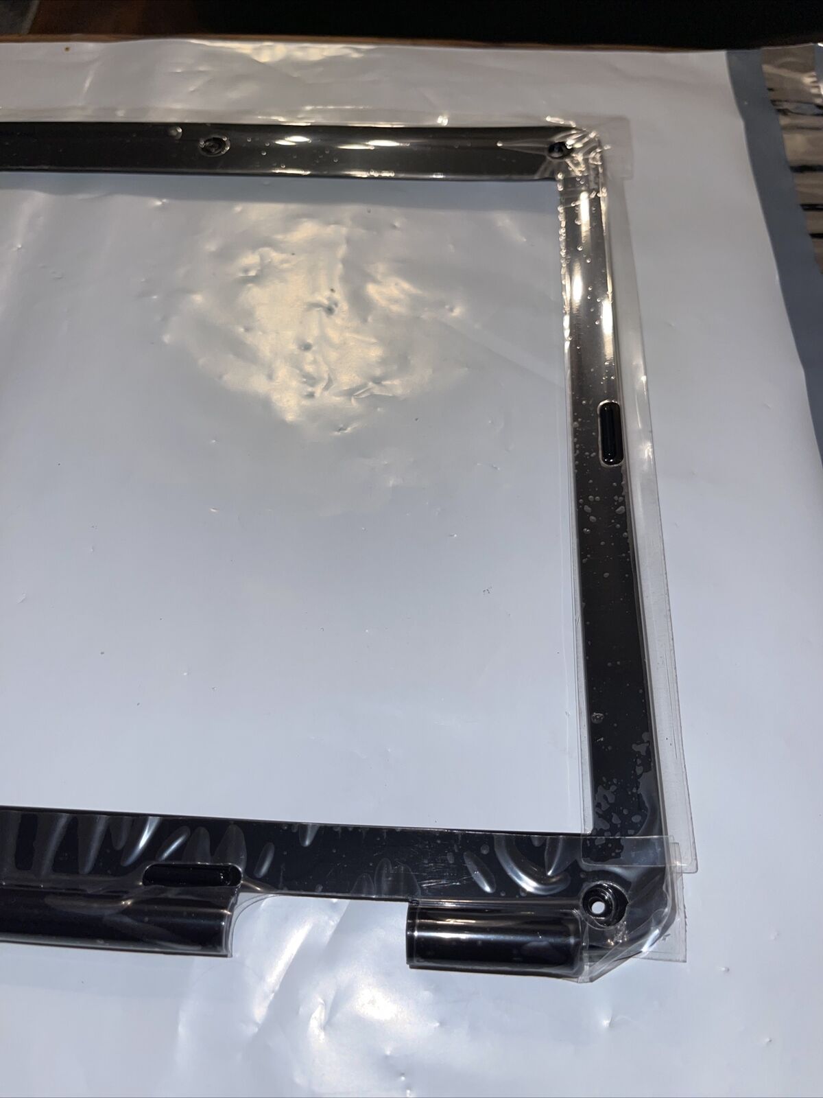 New Genuine Dell Inspiron LCD Front Bezel Cover 1545 1546 Shell 0N646J 0M685J H1